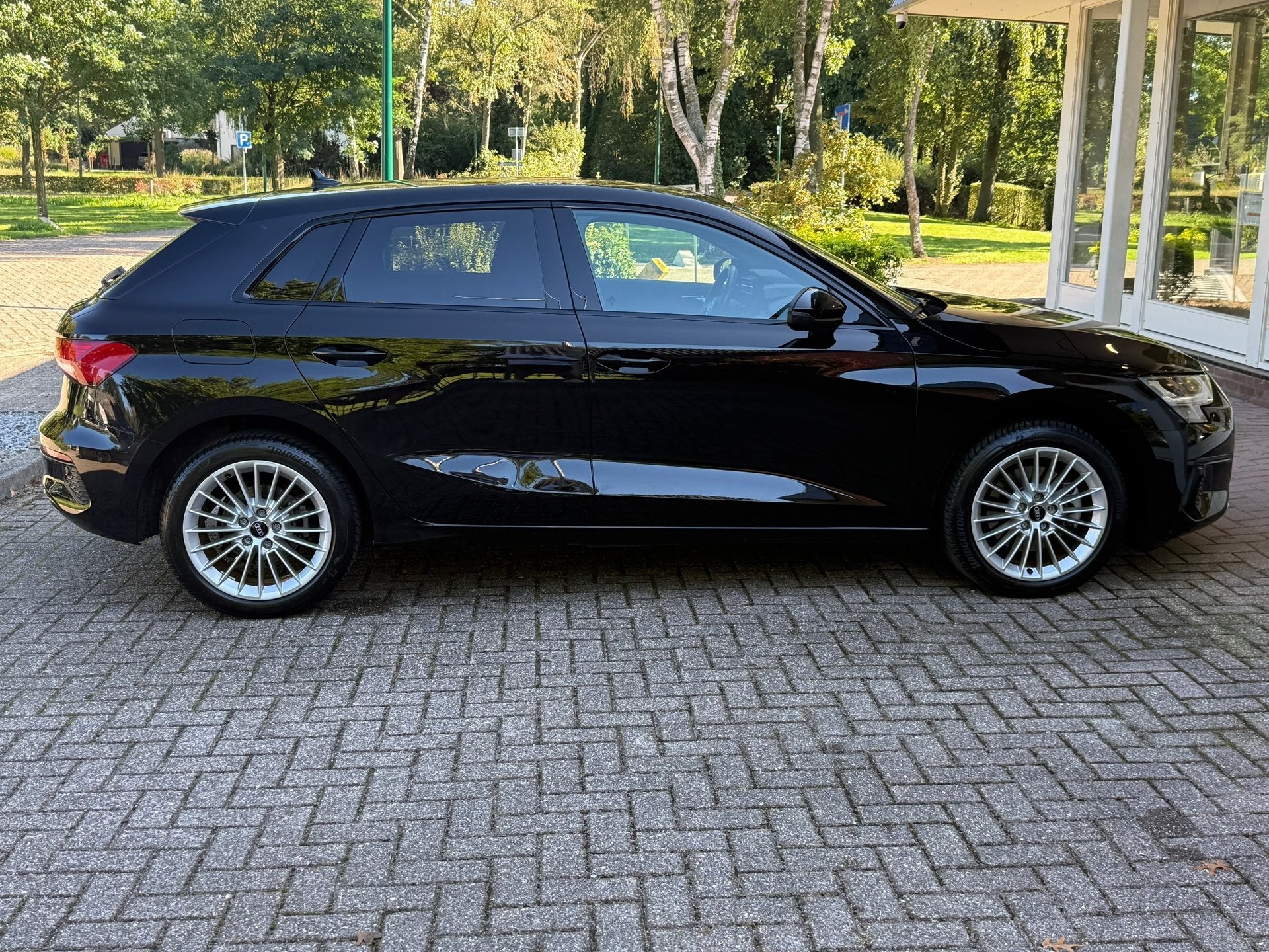 Foto 8 van Audi A3 Sportback 40 TFSI e Advanced edition S LINE/STOELVER