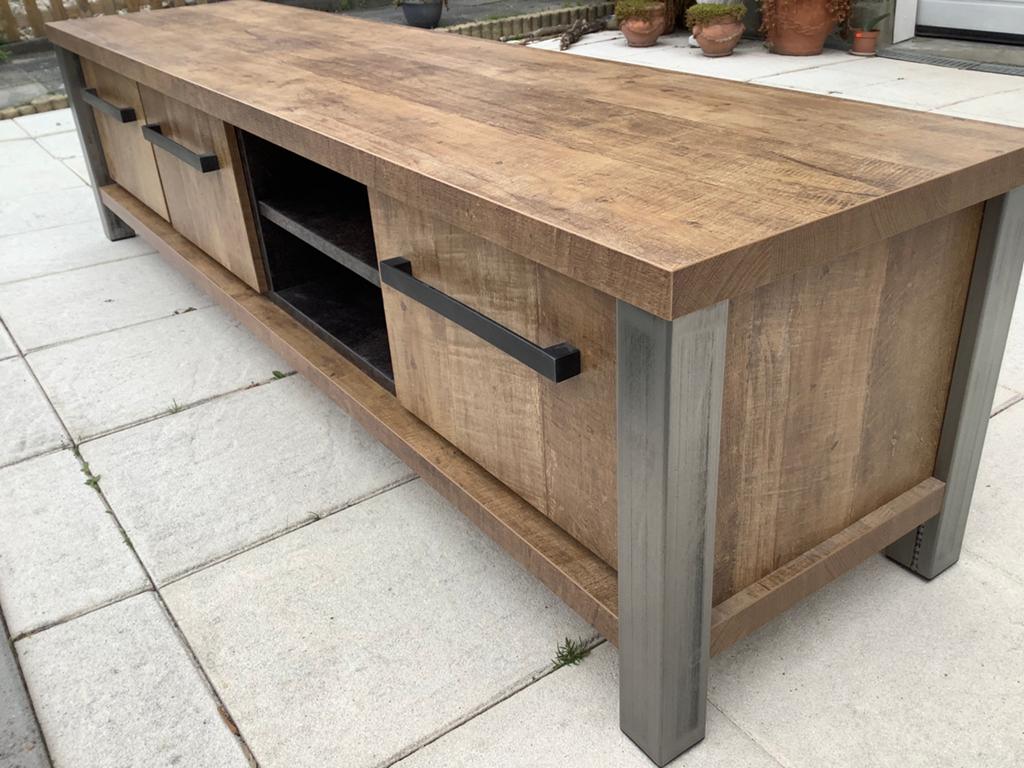 Industrieel tv meubel robuuste lage kast televisiekast, Ophalen, Zo goed als nieuw, 25 tot 50 cm