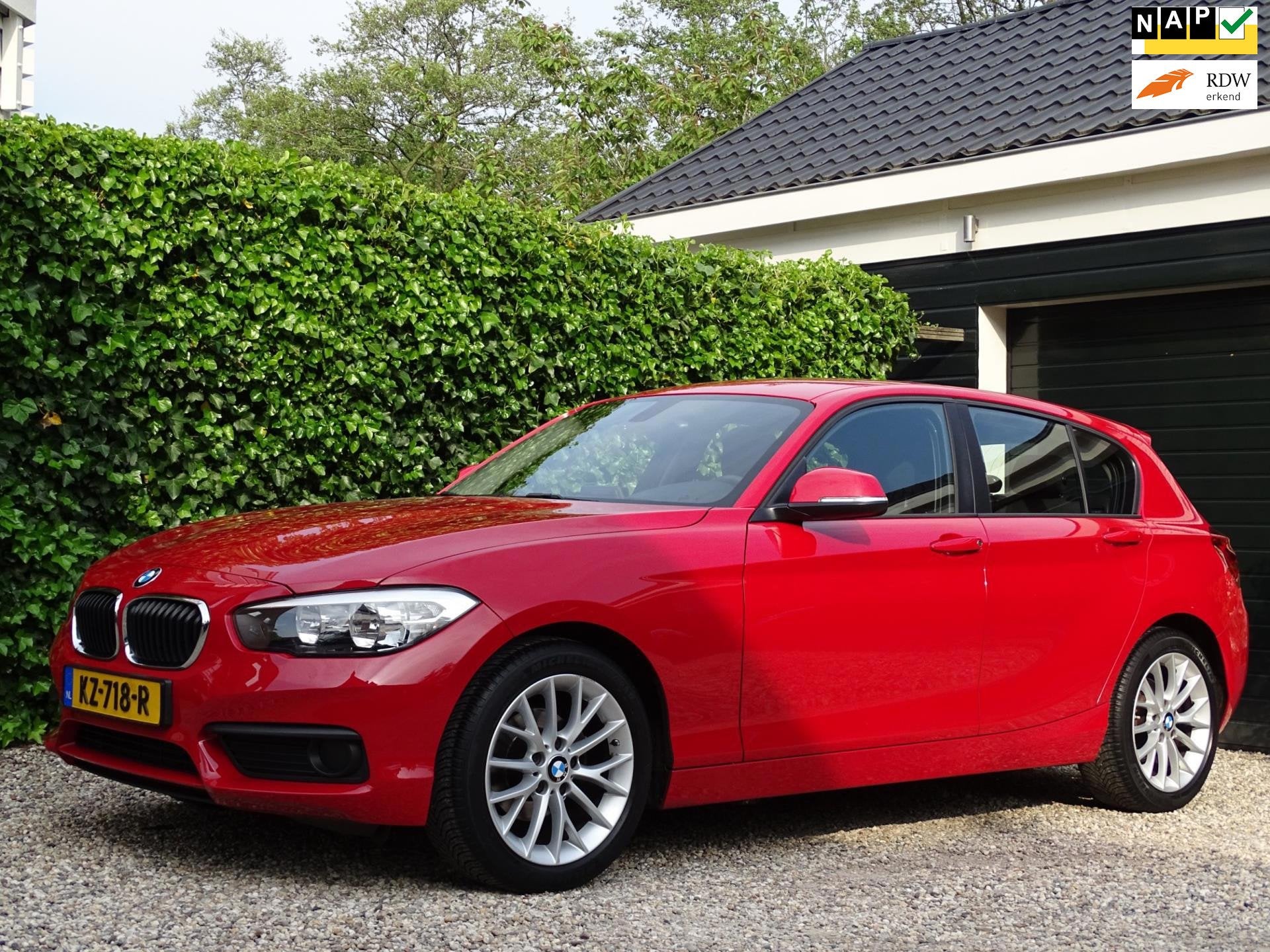 BMW 1-serie 116i Essential | Airco | Bluetooth | PDC achter, Auto's, 1-Serie, 19 km/l, 3 cilinders, LED verlichting