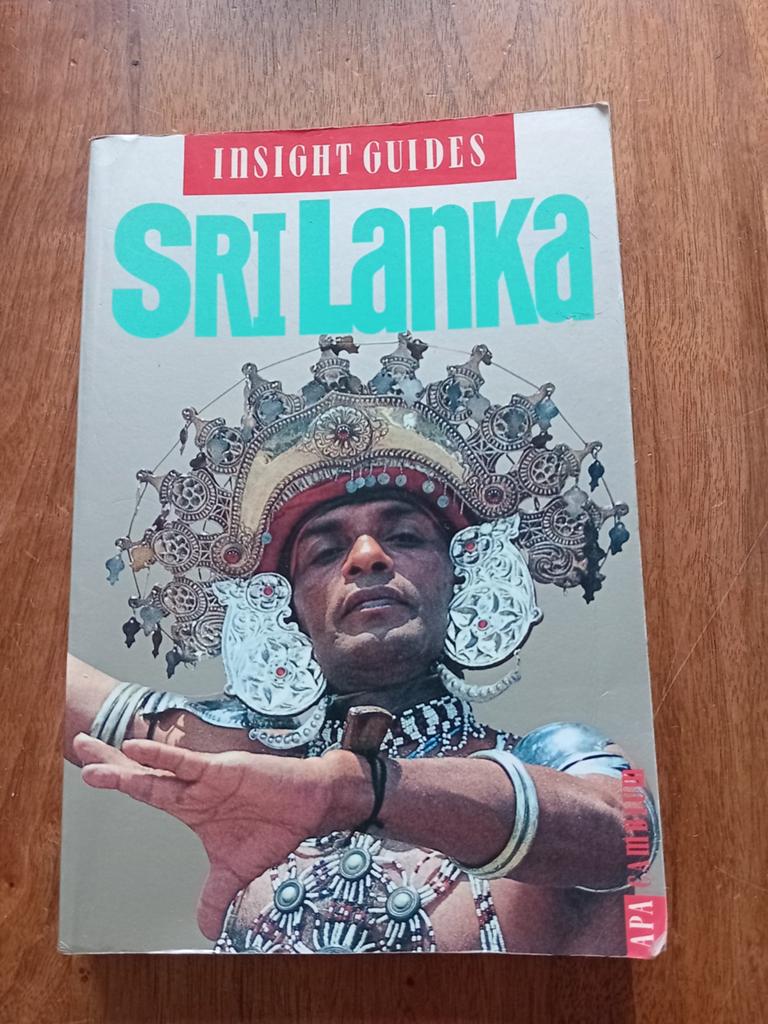 Insight Guide Sri Lanka, Ophalen of Verzenden, Reisgids of -boek, Azië, Gelezen