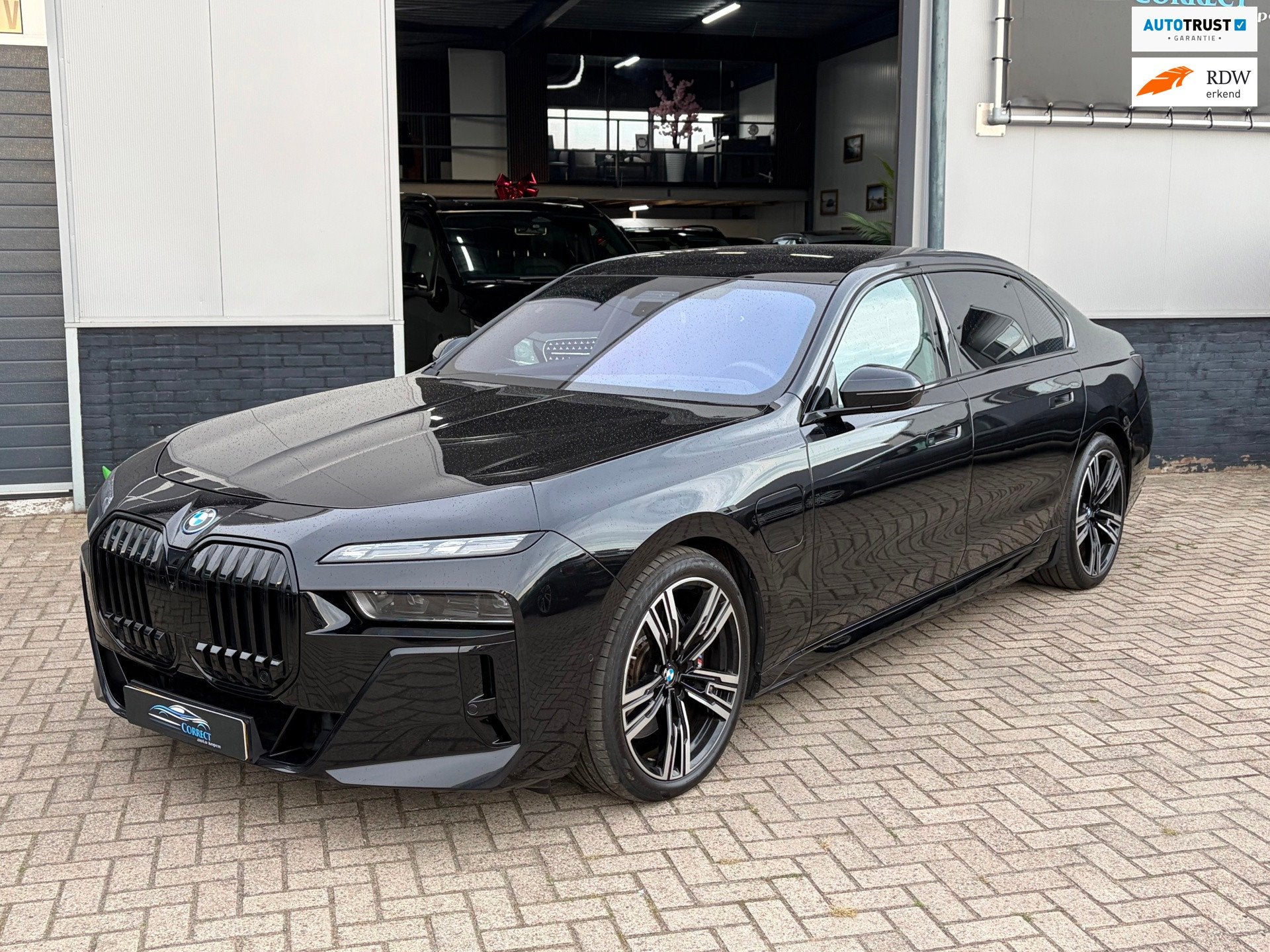 BMW 7-serie 750e xDrive|M-Sport|Pano|B&W|, Auto's, Automaat, Dealer onderhouden, Gebruikt, 2000 kg