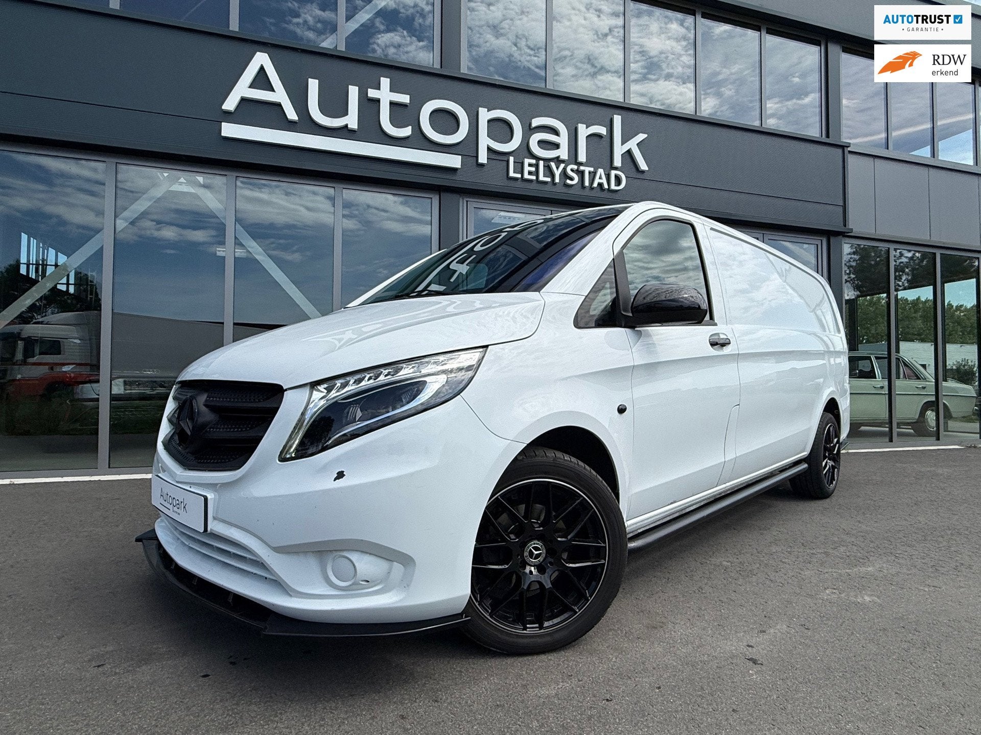 Mercedes-Benz Vito 111 CDI Functional Extra Lang BODYKIT KAM, Auto's, Voorwielaandrijving, Gebruikt, 4 cilinders, Wit