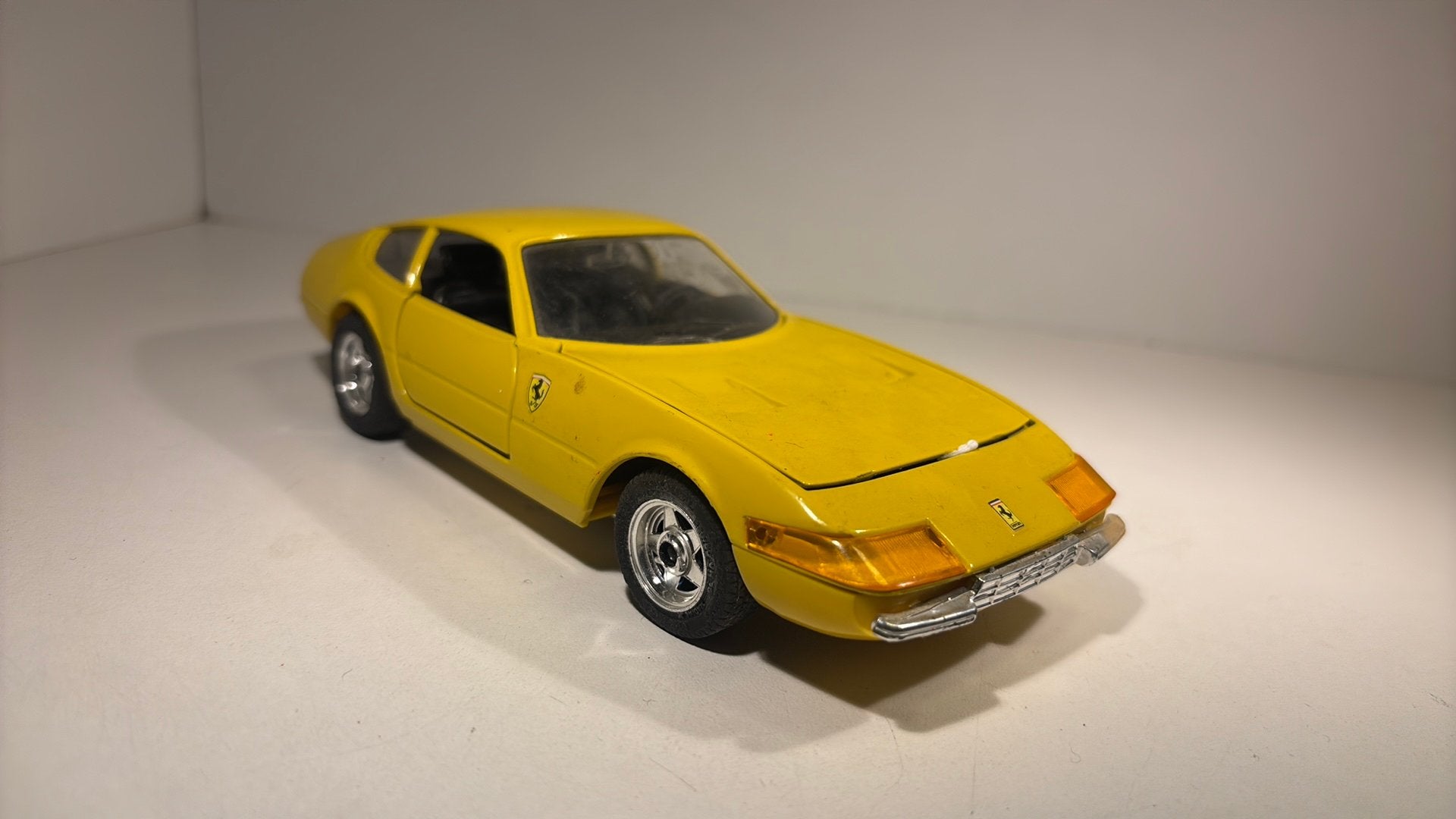 Ferrari 365 gtb /4 Daytona majorette 1.24, Overige merken, Ophalen of Verzenden, A, A