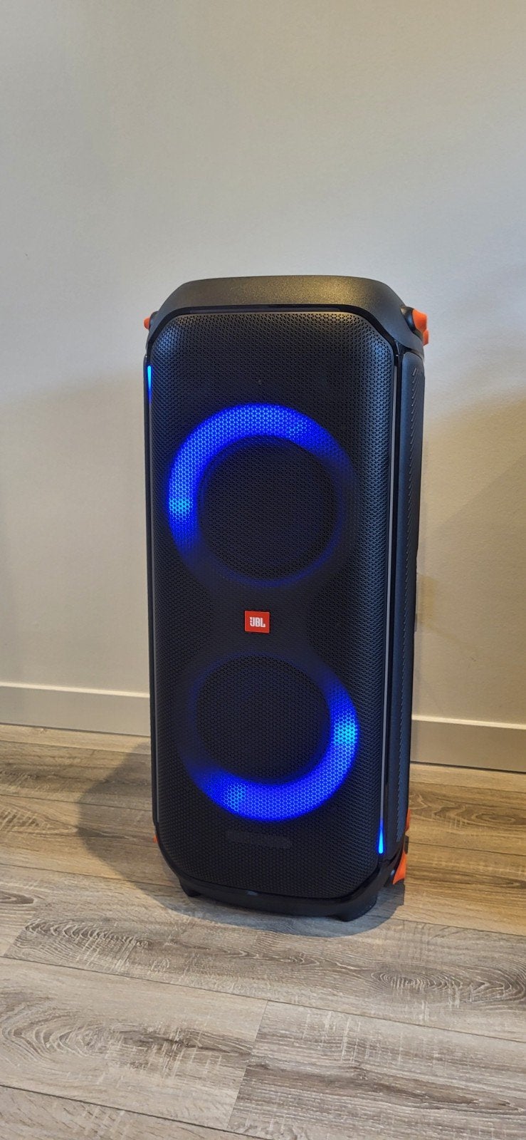 JBL Partyboxen te huur!, Hobby en Vrije tijd, Feestartikelen | Verhuur, Ophalen, Gebruikt, Verjaardag
