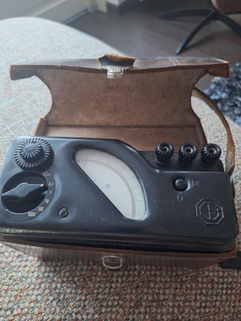 Vintage Ohm-meter in leren etui, Antiek en Kunst, Ophalen of Verzenden