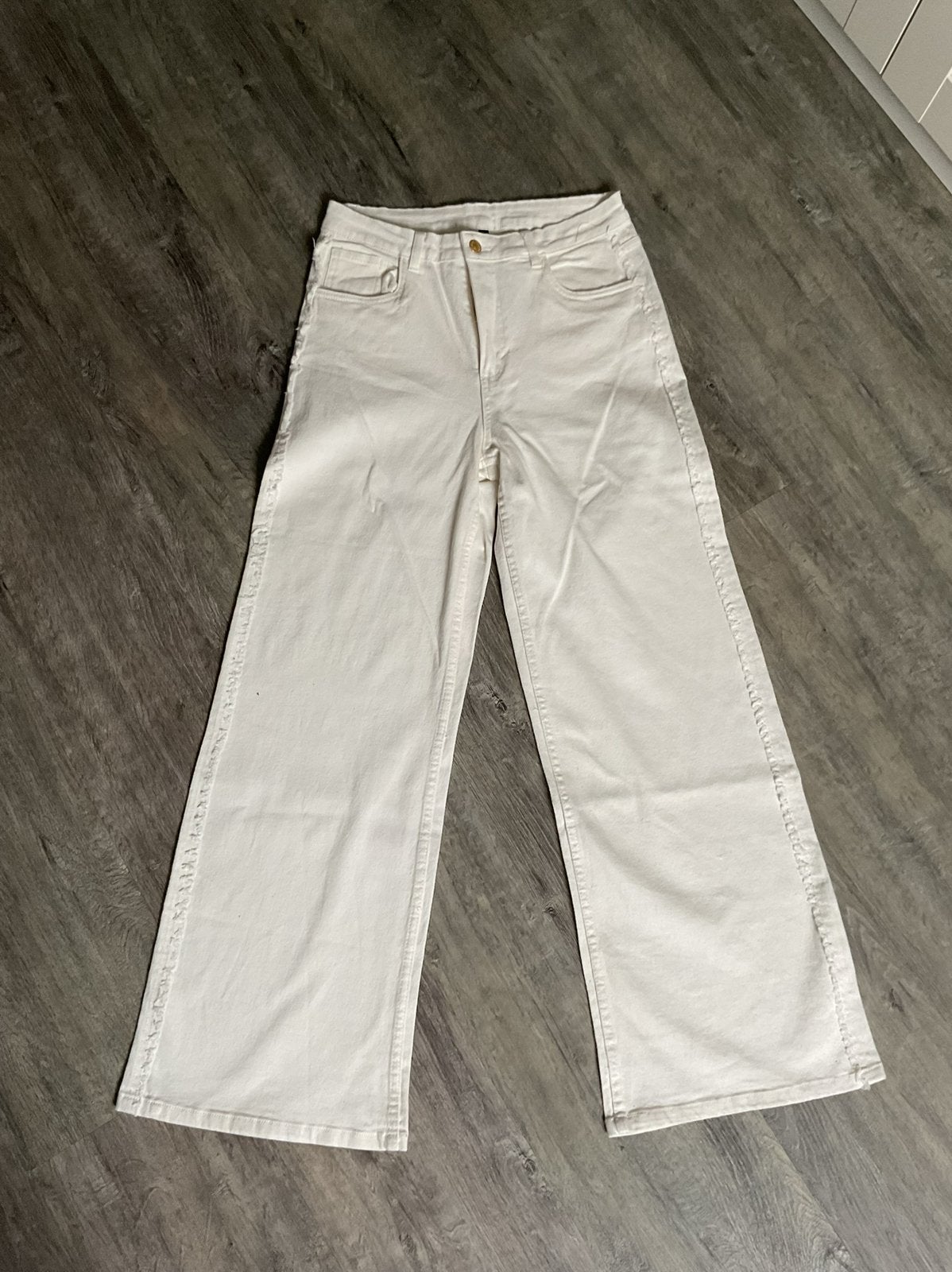 Roomwitte wide leg jeans maat 40 nieuw, Ophalen of Verzenden, Nieuw, Wit, W30 - W32 (confectie 38/40)
