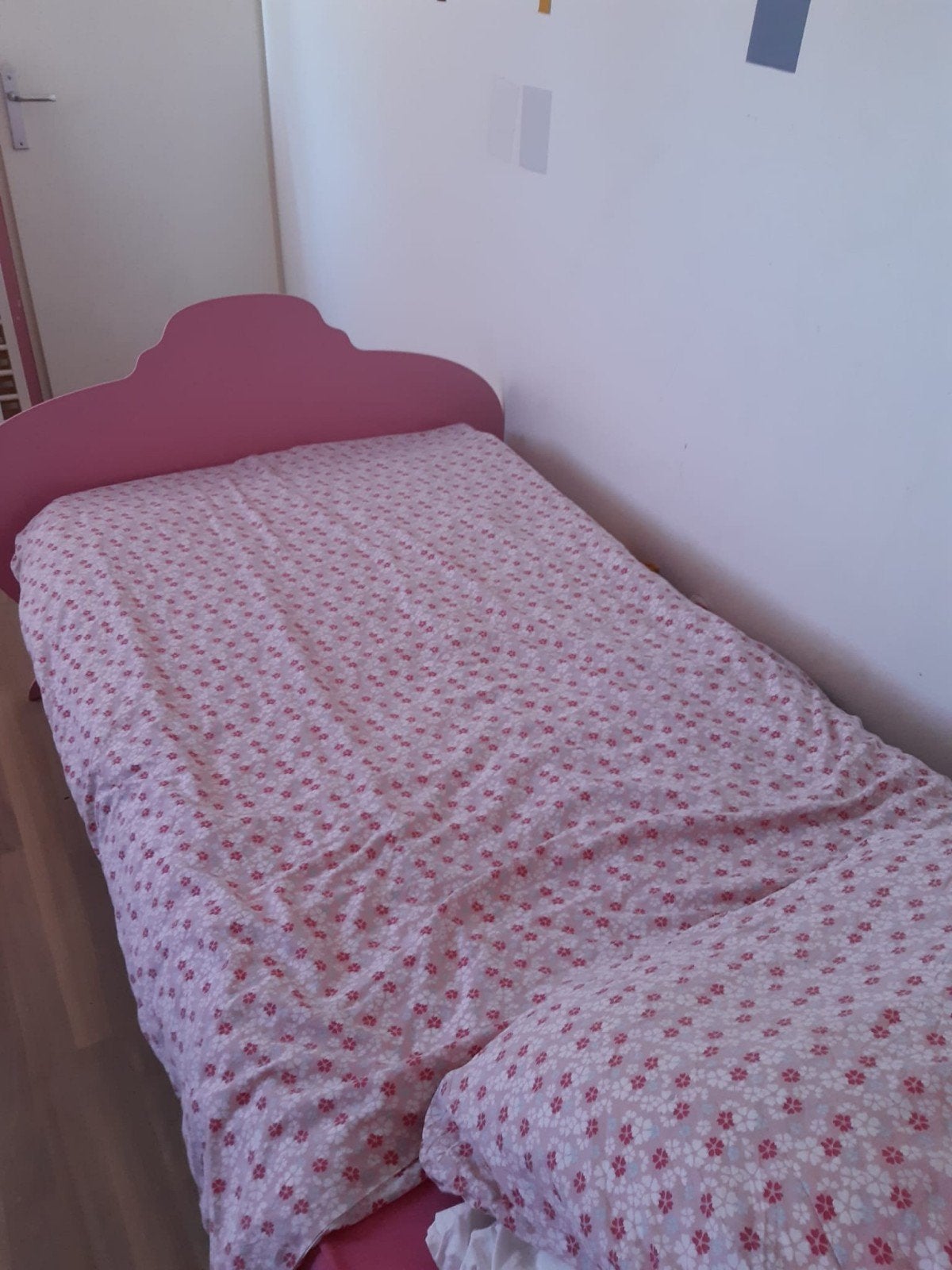 Eenpersoonsbed roze met strikjes, Gebruikt, 70 tot 85 cm, 180 cm of meer, Ophalen