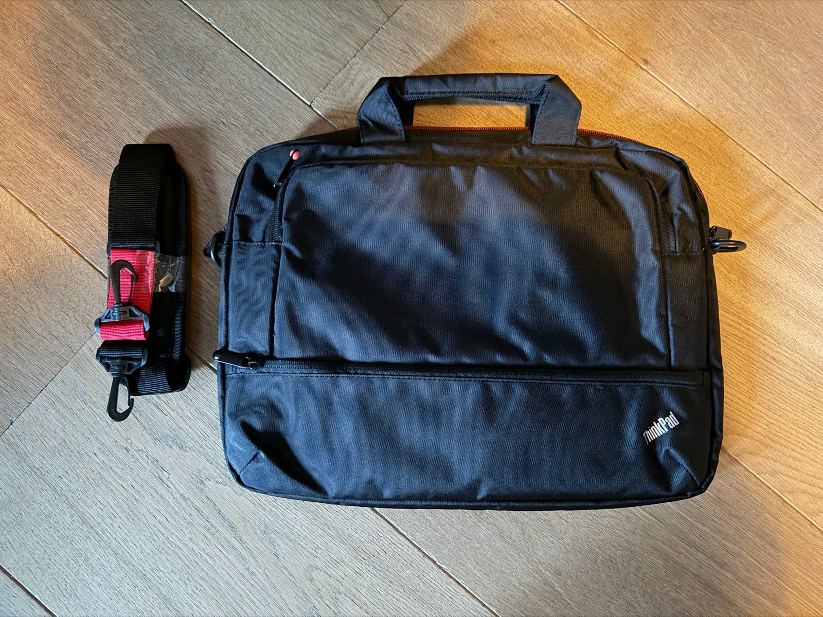 Lenovo ThinkPad laptoptas 15 inch zwart, Gevoerd laptopvak, 15 inch, Nieuw, Aktetas
