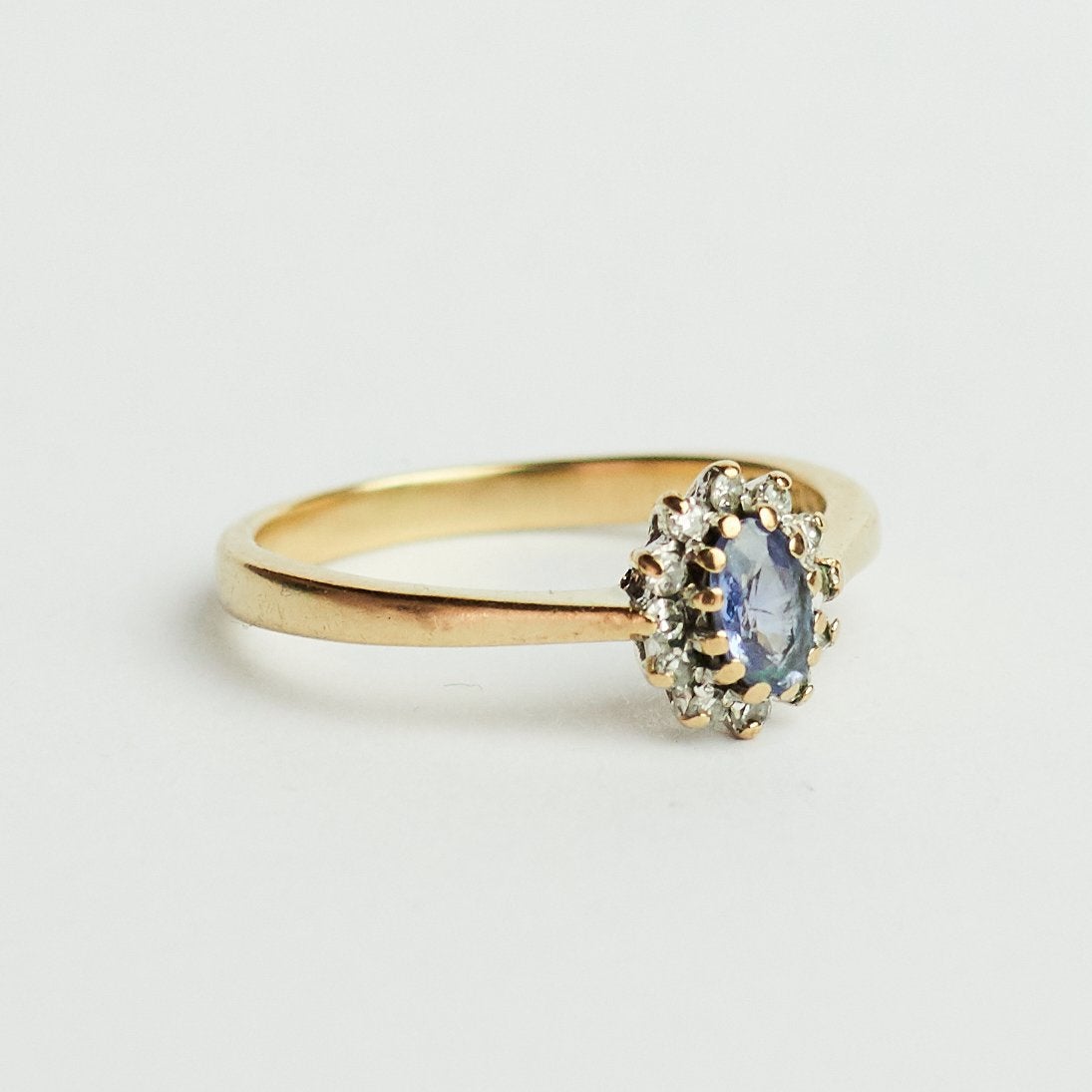 Vintage gouden ring 9k aquamarijn en diamant, Ophalen of Verzenden, Zo goed als nieuw, 17 tot 18, Dame