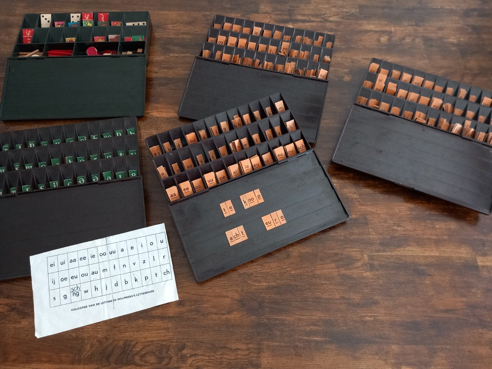 5 Oude bakelieten letterdozen, Ophalen of Verzenden