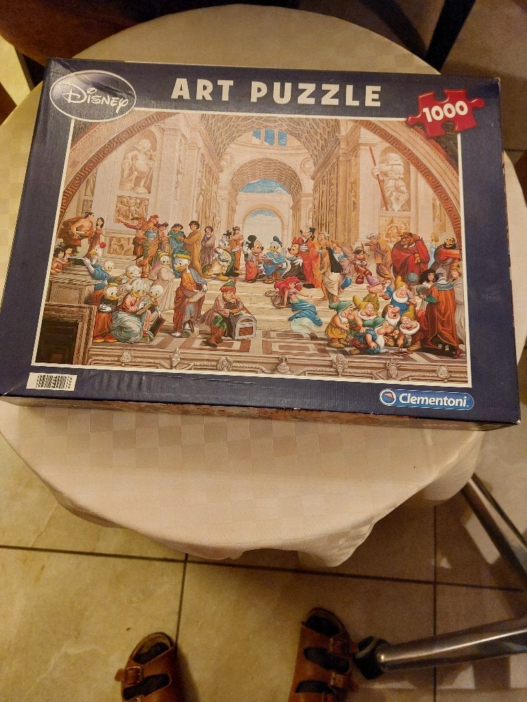ART puzzel,1000 st. Disneyfiguren op trap tempel, Clementoni, Ophalen of Verzenden, 500 t/m 1500 stukjes, Zo goed als nieuw, Legpuzzel