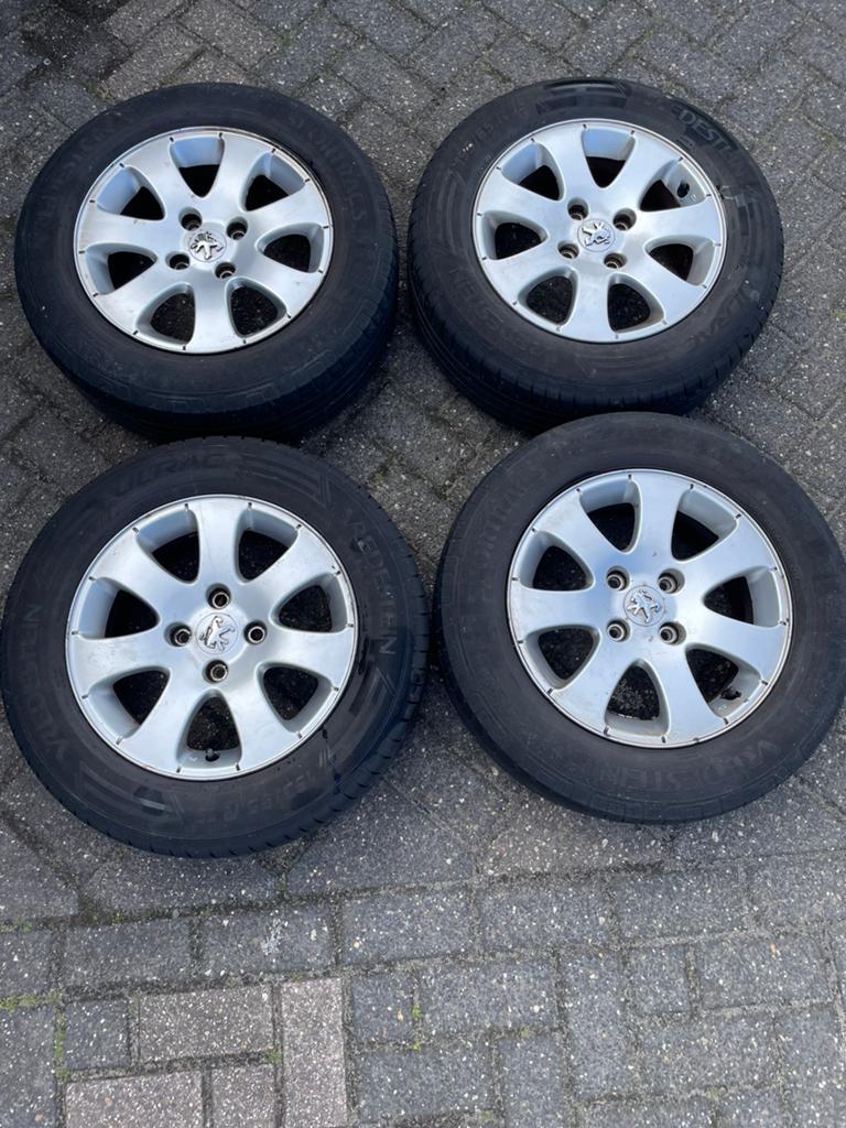 Peugeot 308 4x108 velgen 195/65/15 vredestein, Ophalen, Gebruikt, 15 inch, Banden en Velgen