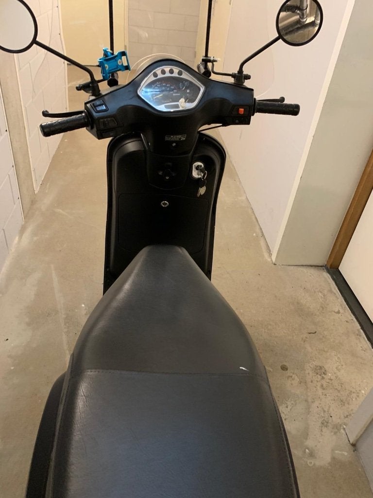 Scooter Senzo Zwart blauw kenteken, Fietsen en Brommers, Snorfietsen en Snorscooters, Gebruikt, Senzo, -, -