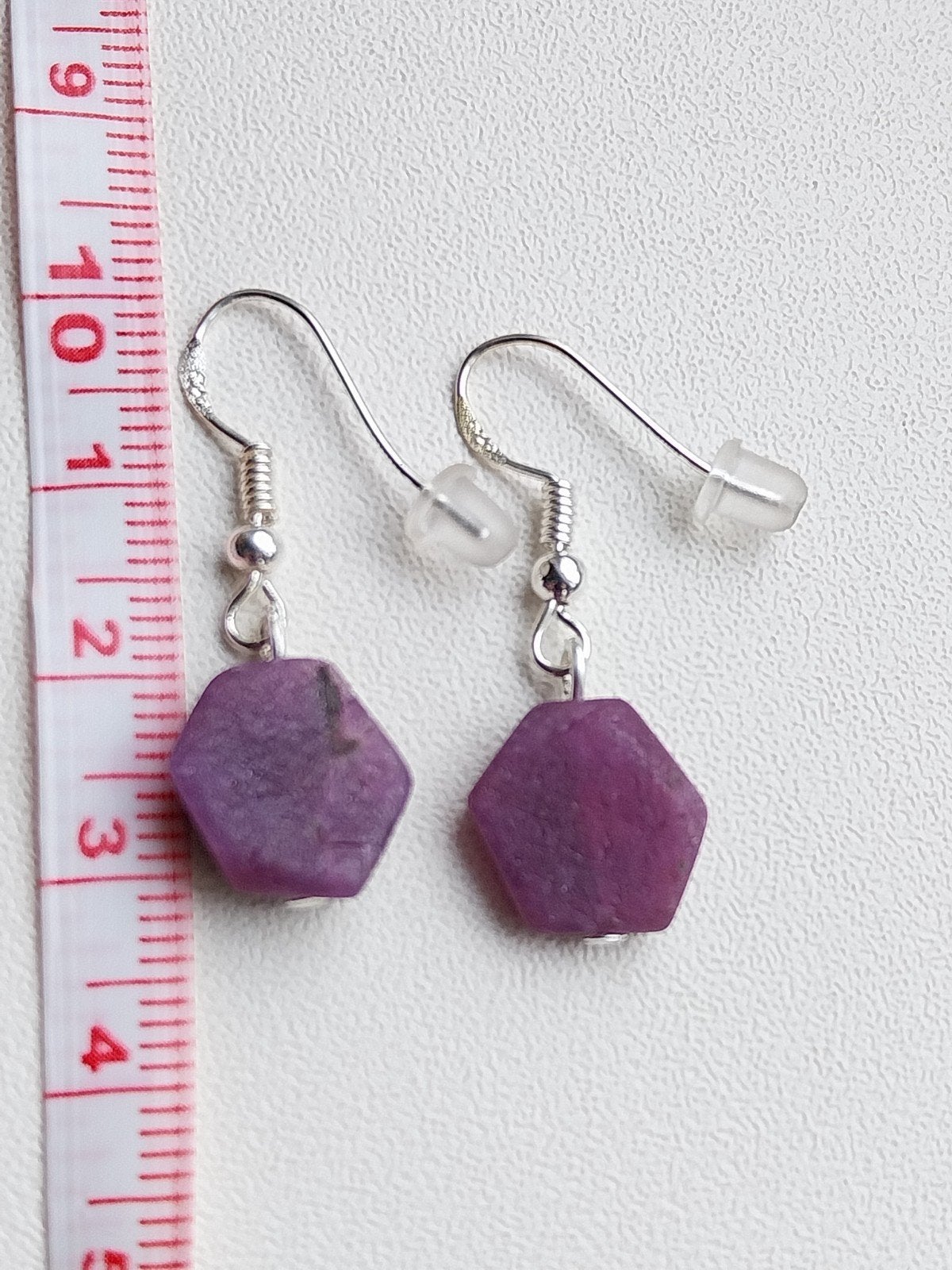 925 zilveren oorbellen met ruwe Robijn #2319, Sieraden, Tassen en Uiterlijk, Oorbellen, Hangers, Verzenden, Zo goed als nieuw