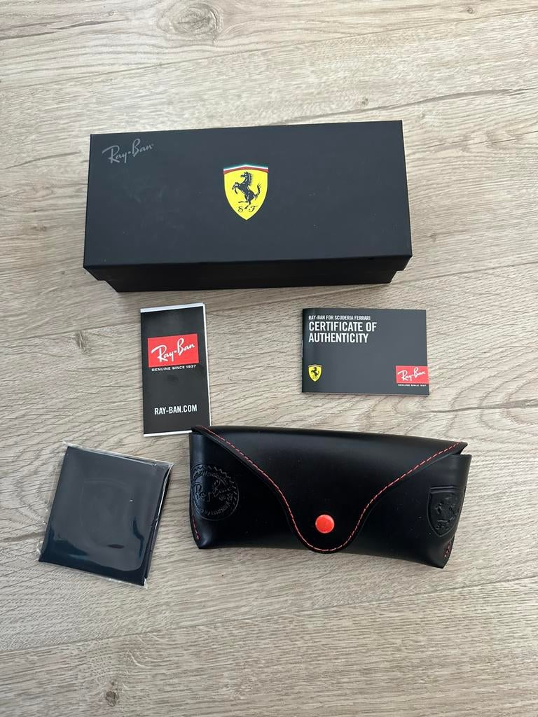 GLOEDNIEUWE BrilEtui RAYBAN FERRARI +Doosje+Brildoekje, Zwart, Nieuw, Ophalen of Verzenden, Ray-Ban