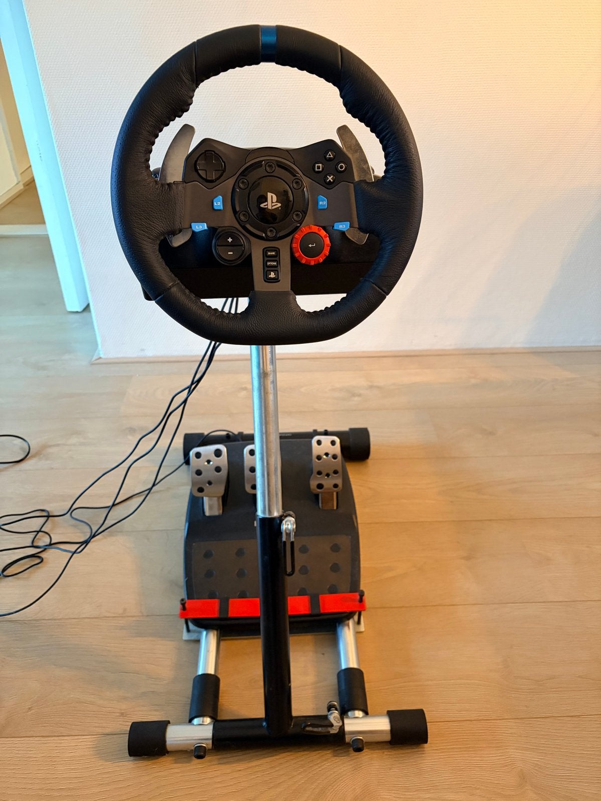 Logitech G29 PlayStation Stuur + F1 22 Game, Spelcomputers en Games, Ophalen, Online, 1 speler, Racen en Vliegen