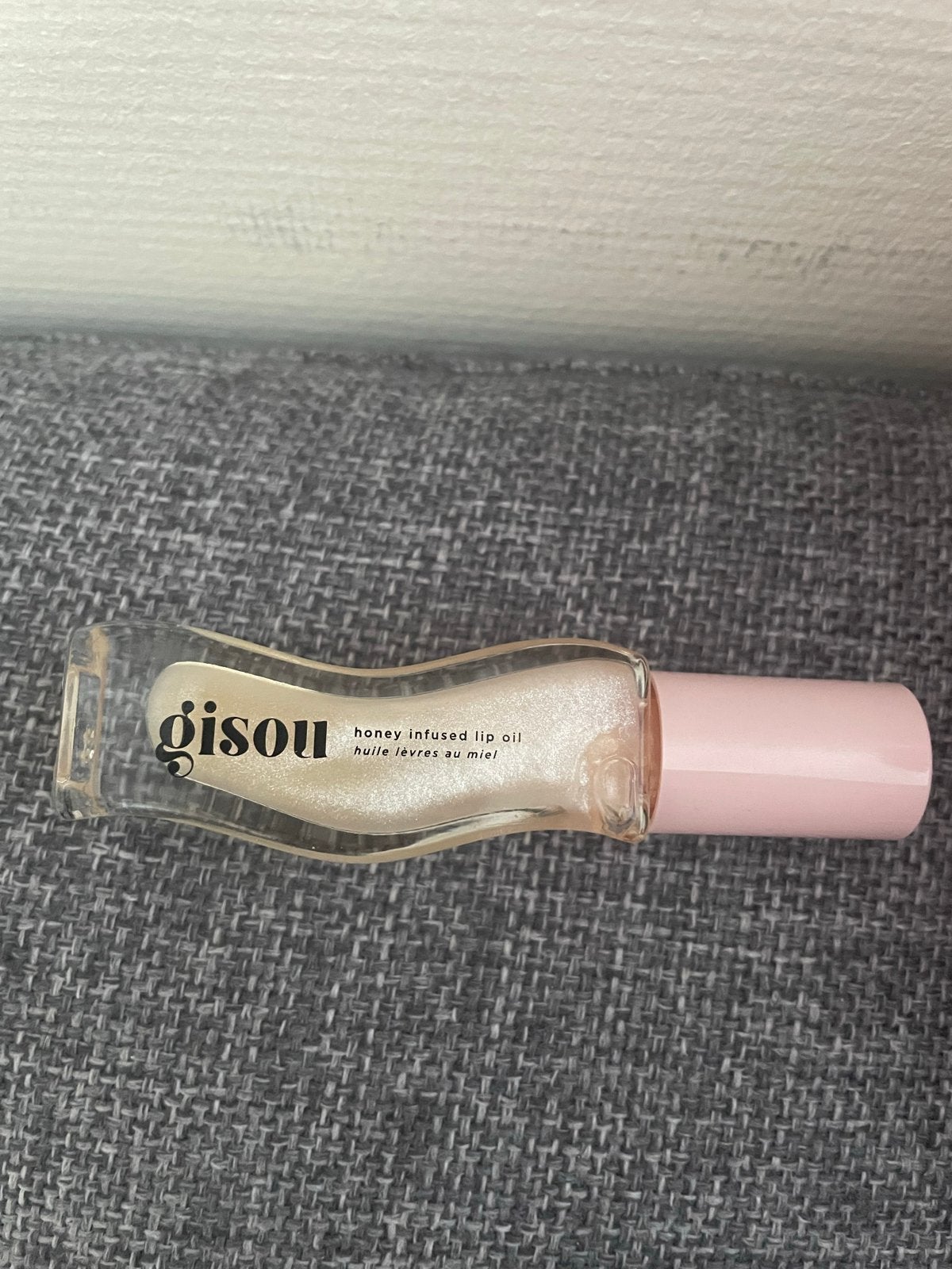 Gisou Honey Infused Lip Oil - Vanilla Glaze, Sieraden, Tassen en Uiterlijk, Nieuw, Ophalen of Verzenden, Make-up, Overige kleuren