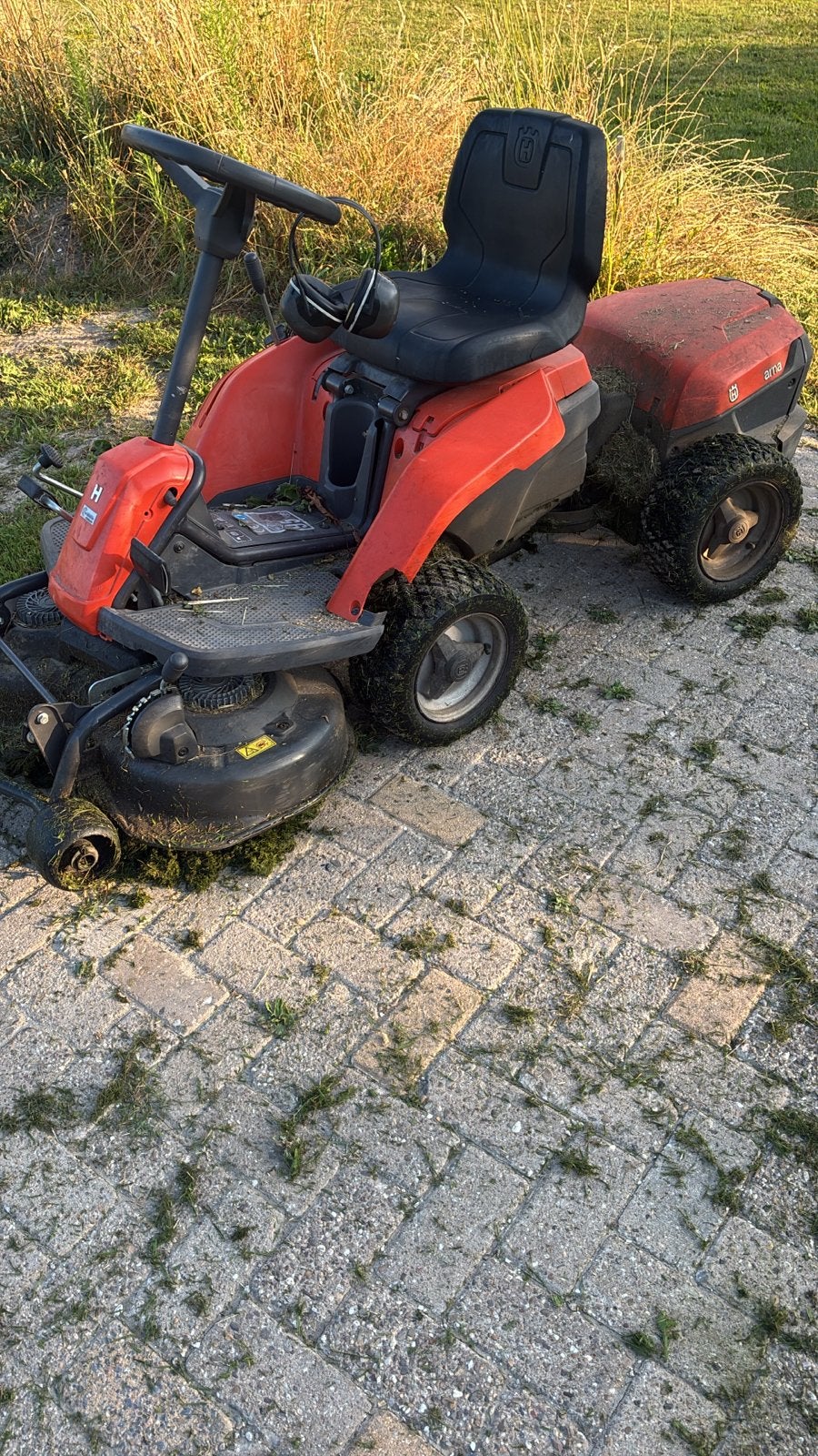 2x Husqvarna Rider (elektrisch) - 1x gebruikt, 1x donor, Tuin en Terras, Ophalen of Verzenden, Gebruikt, Accu-grasmaaier