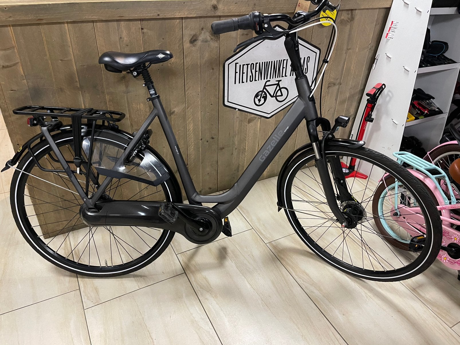Gazelle orange C7+ 28 inch framemaat 57 cm, Ophalen, Versnellingen, 56 cm of meer, Zo goed als nieuw