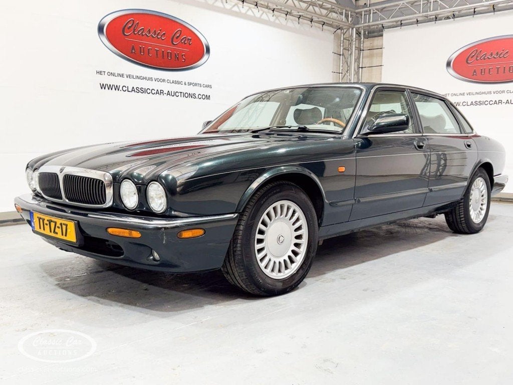 Jaguar XJ8 3.2 Executive  - ONLINE AUCTION, Auto's, Jaguar, Automaat, Achterwielaandrijving, Gebruikt, Origineel Nederlands