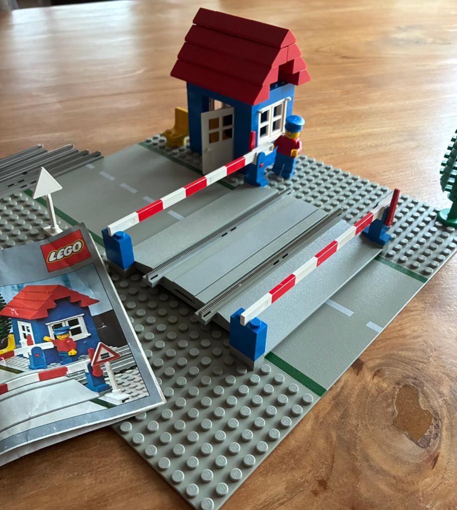 Lego 7834 Spoorweghuisje/handmatige overgang, Ophalen of Verzenden, Zo goed als nieuw