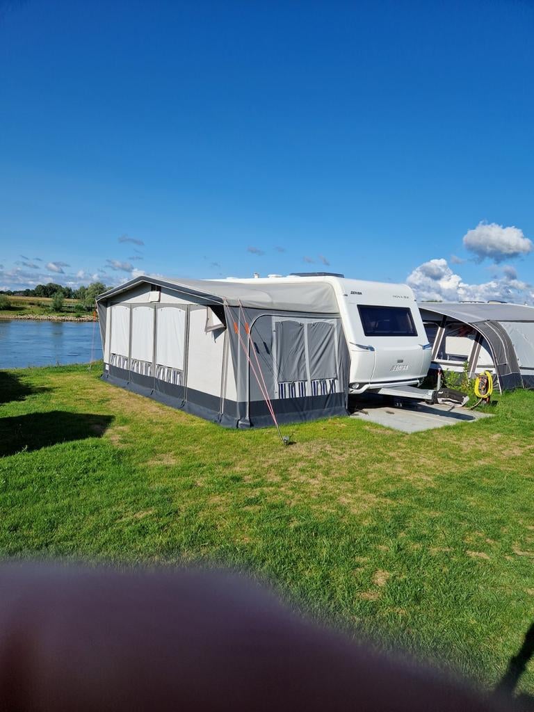Eriba Nova 545 SL, Caravans en Kamperen, Caravans, Particulier, tot en met 4, 1500 - 2000 kg, Rondzit, Eriba, Frans bed, 6 tot 7 meter