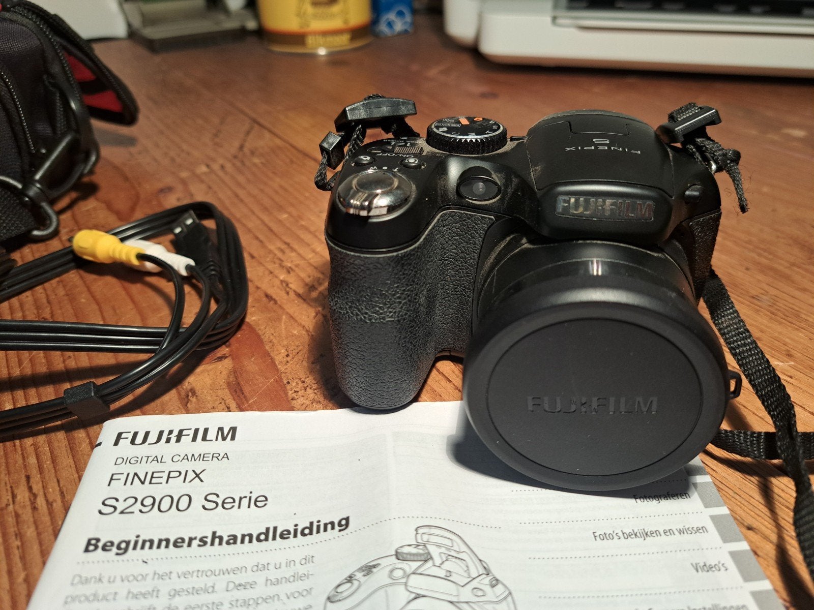 Fujifilm FinePix S2900 Bridgecamera met tas en accessoires, Ophalen, Cameratas, Zo goed als nieuw, Fujifilm