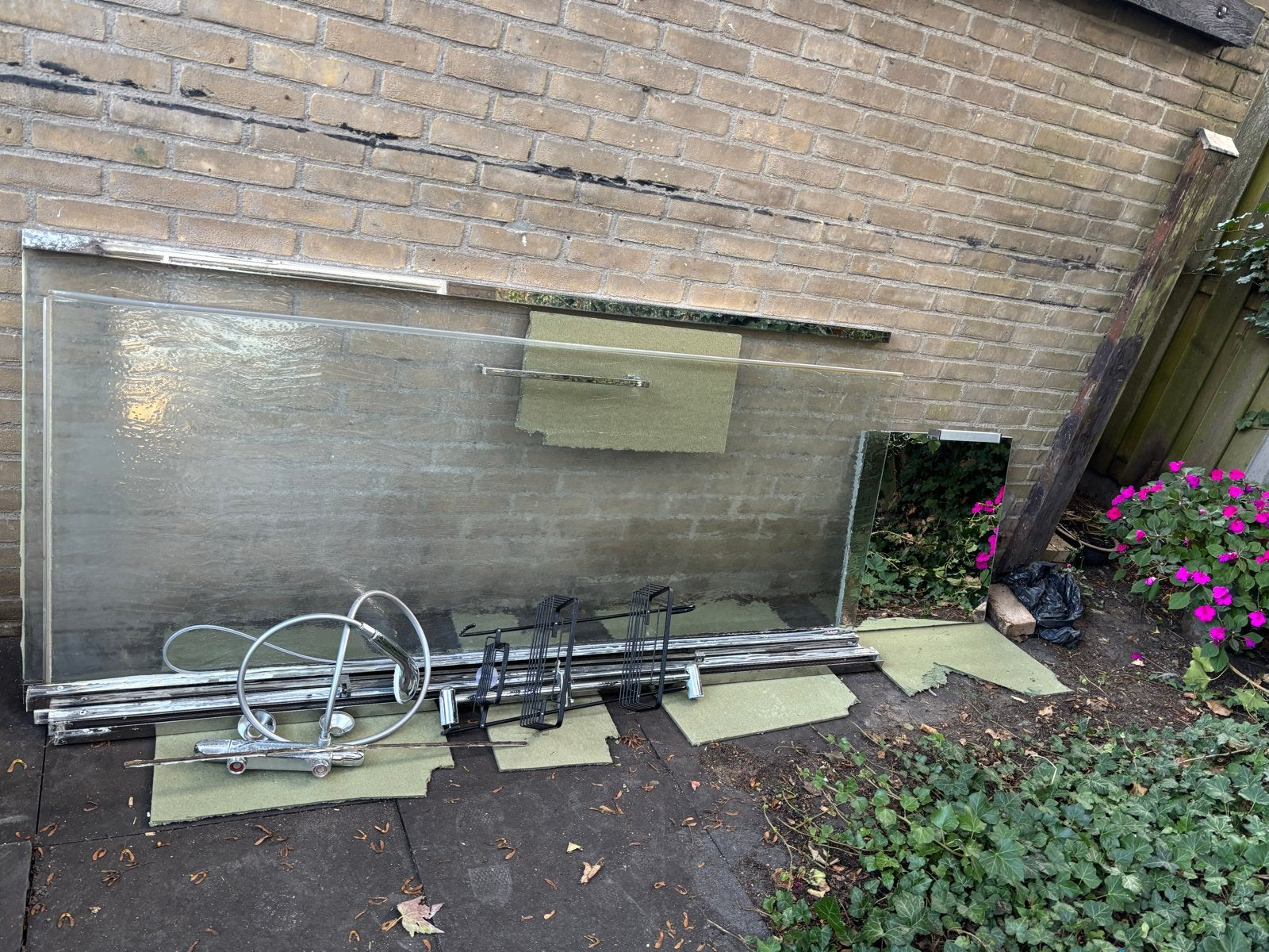 Douchewand en spiegel - Gebruikt, Doe-het-zelf en Verbouw, Ophalen, Gebruikt, Overige typen, 160 cm of meer
