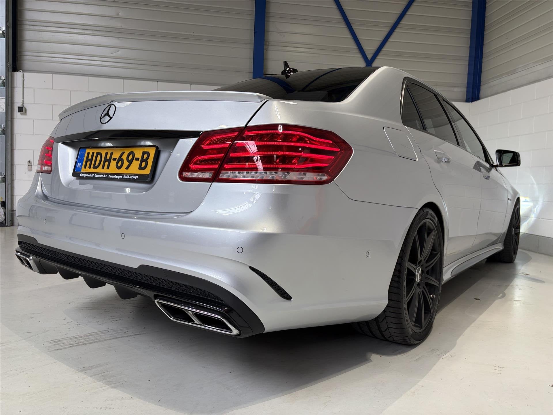 MERCEDES E-Klasse E500 AMG 408pk V8T 7G E63 uitgevoerd, Pano, Auto's, Euro 5, Achterwielaandrijving, Gebruikt, Bedrijf