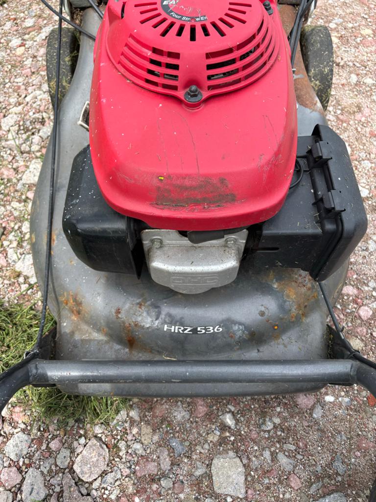 Honda HRZ 536 Benzine Grasmaaier met gat in maaidek, Tuin en Terras, Grasmaaiers, Ophalen, Cirkelmaaier, Gebruikt, 50 cm of meer