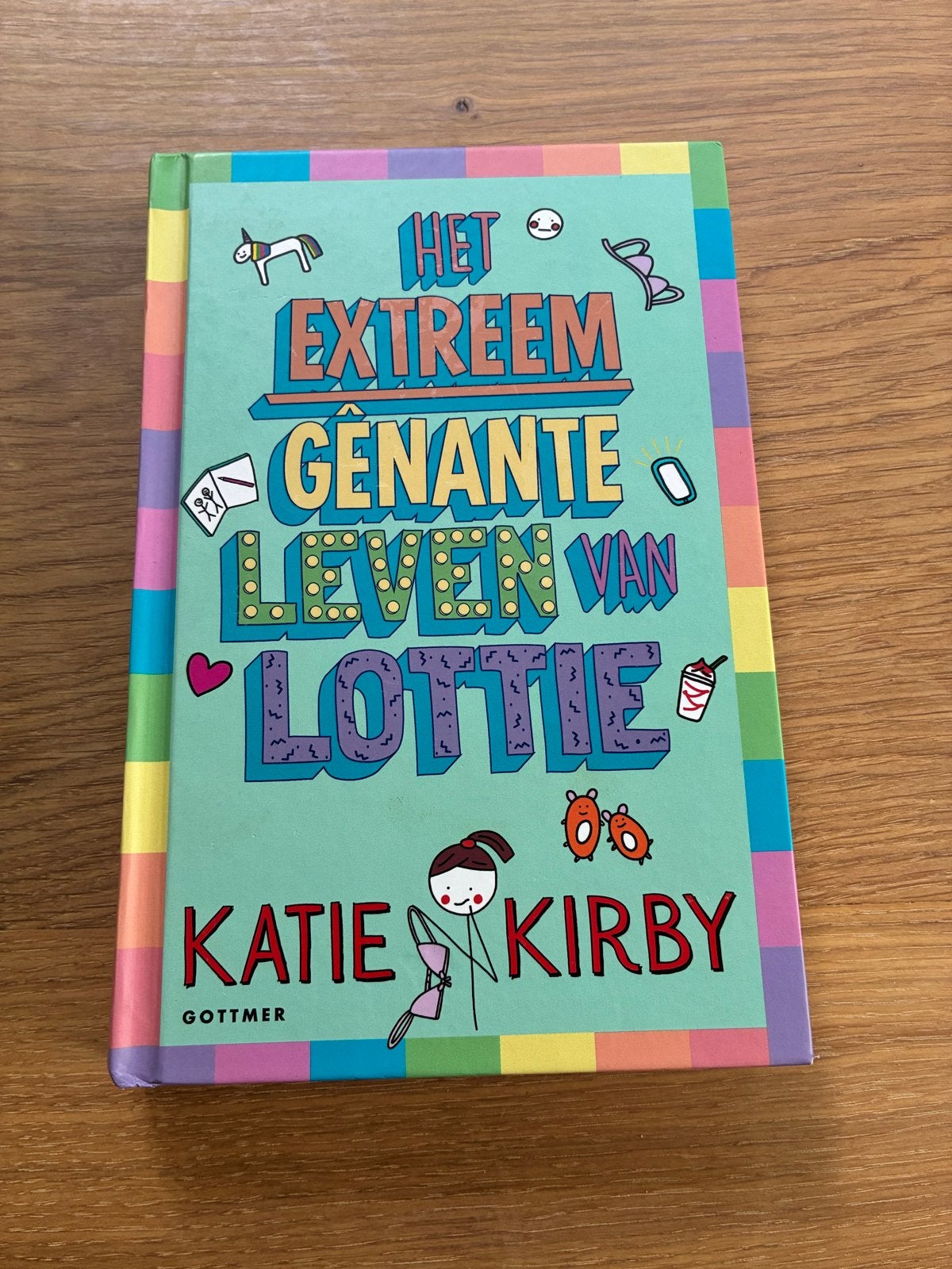 Het Extreem Genante Leven van Lottie - Katie Kirby, Boeken, Ophalen of Verzenden, Zo goed als nieuw, Fictie