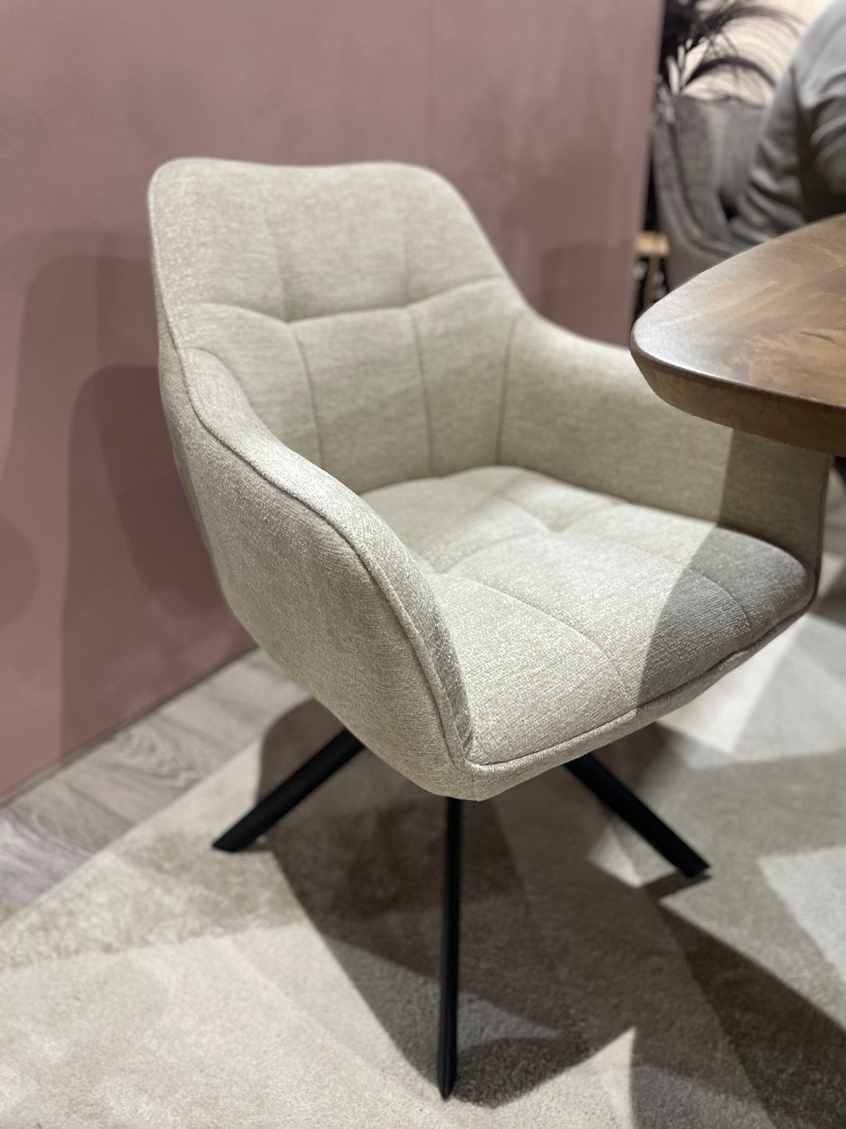 LEEGVERKOOP RAY BEIGE SWIVEL 109 EURO CHEFMEUBEL ! VOORRAAD, Overige kleuren, Hout, Nieuw, Ophalen of Verzenden