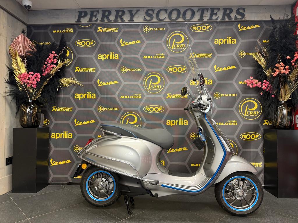 Vespa Elettrica Primavera Elektrisch Scooter | 2019 | 1981km, Gedempte oude gracht 112
2011GW  Haarlem, NL, Gebruikt, Vespa, Vespa