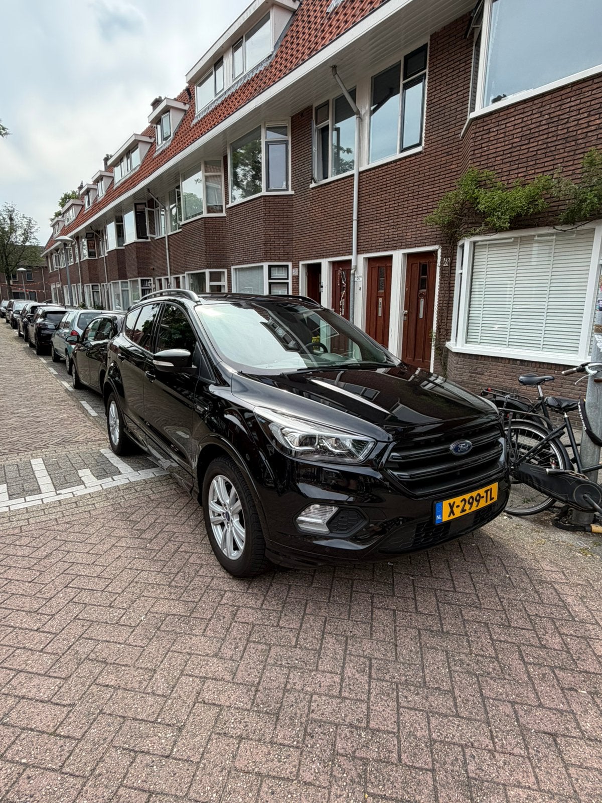 Ford Kuga 1.6 ST Line 150pk 2018 Zwart, Auto's, 1498 cc, Zwart, 4 cilinders, 2000 kg