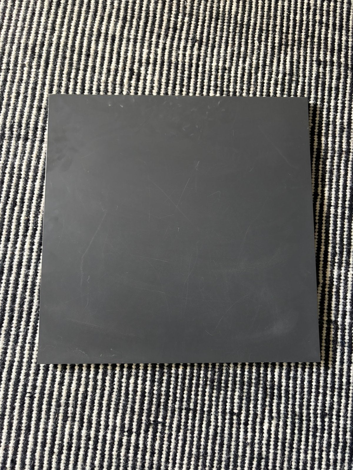 USM haller donkergrijs paneel 50x50, Ophalen, Met plank(en), 50 tot 100 cm, Zo goed als nieuw