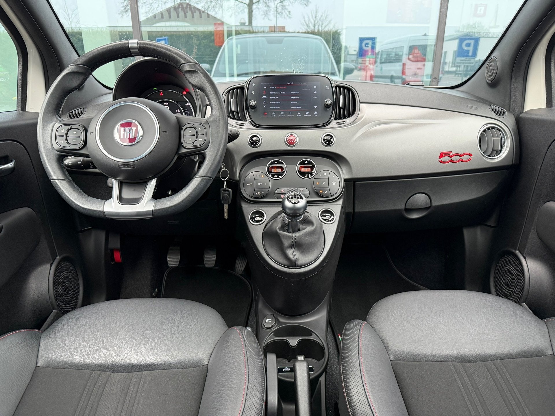 Fiat 500 1.0 Hybrid Sport - Navi Apple/Android - Panoramadak, Auto's, Dealer onderhouden, 4 stoelen, Leder en Stof, Wit