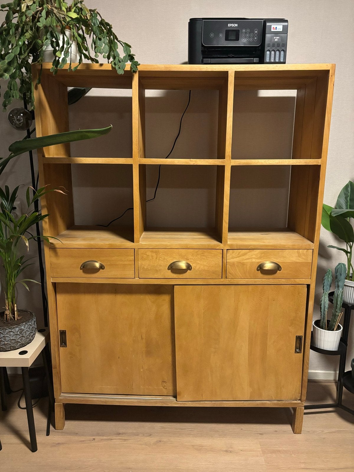 Massief houten vakkenkast met lades en schuifdeuren, Ophalen, Gebruikt, 100 tot 150 cm, Met lade(s)