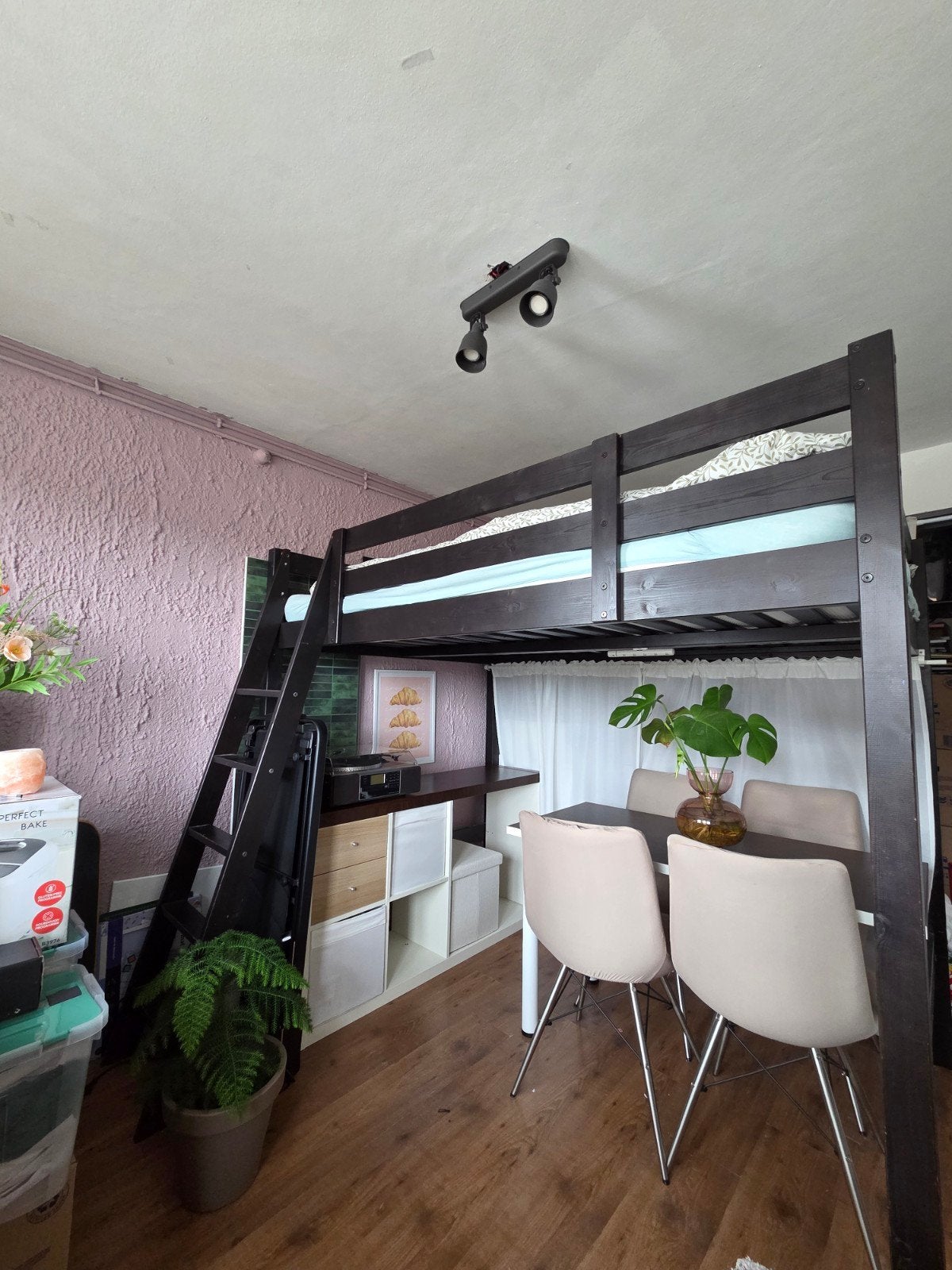Nette IKEA STORA hoogslaper in zwarte uitvoering., Huis en Inrichting, Slaapkamer | Stapelbedden en Hoogslapers, Hoogslaper, Tweepersoons