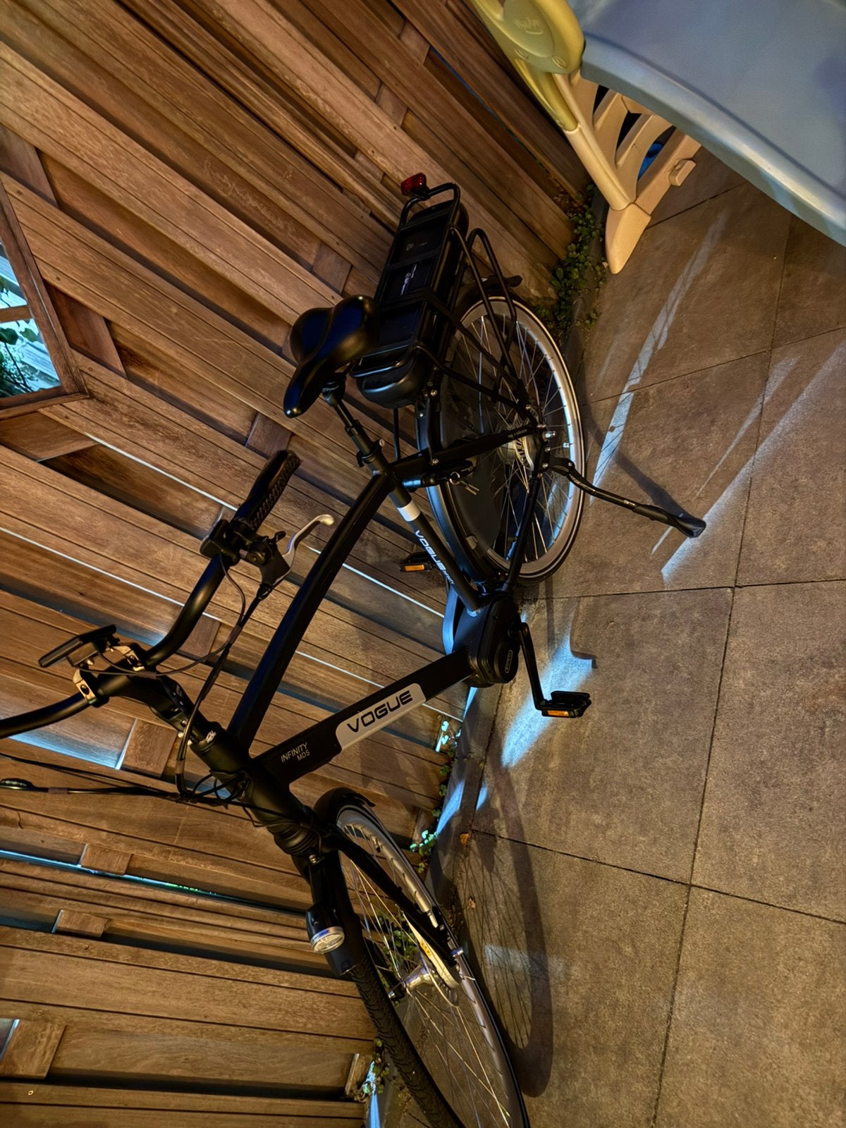 Vogue Infinity in goede staat, elektrische motor werkt goed, Ophalen, Gebruikt, Versnellingen, 56 cm of meer