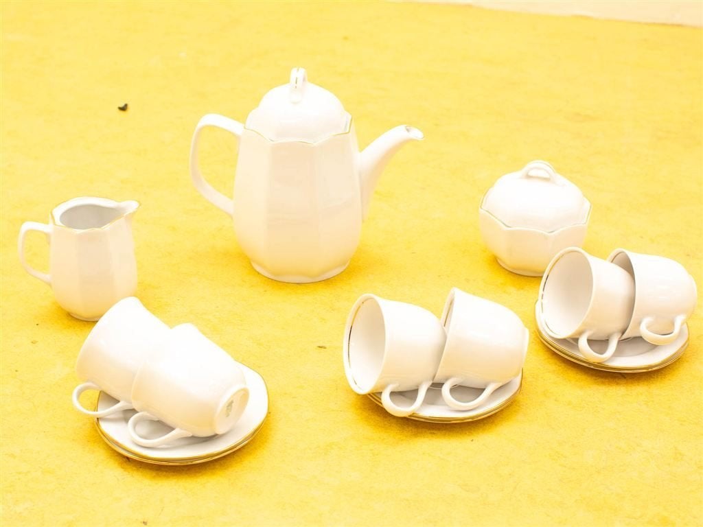 17 delig wunsieder bavaria thee servies 33153, Huis en Inrichting, Keuken | Servies, Gebruikt, Ophalen of Verzenden, Bord(en)