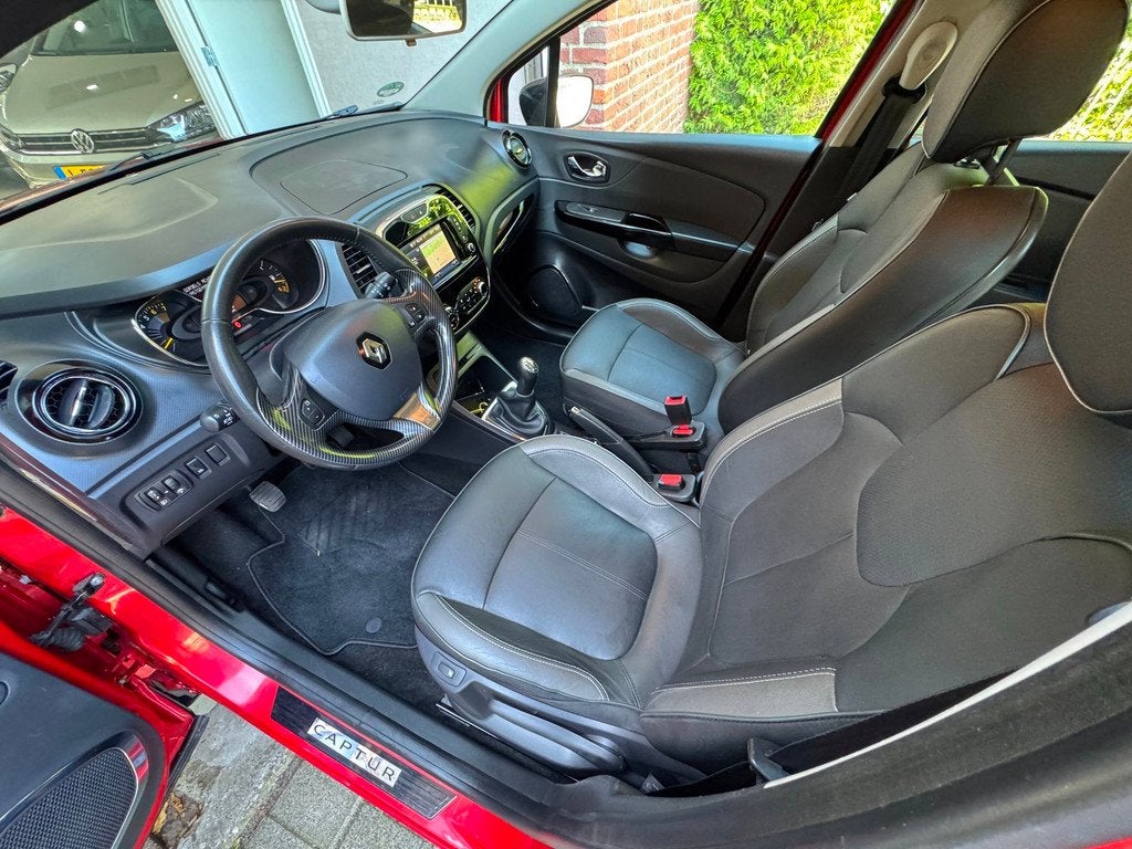 Renault Captur 0.9 TCe Xmod|Nap|Leer|Camera|Trekhaak, Auto's, Renault, Voorwielaandrijving, 898 cc, Gebruikt, Automatische klimaatregeling