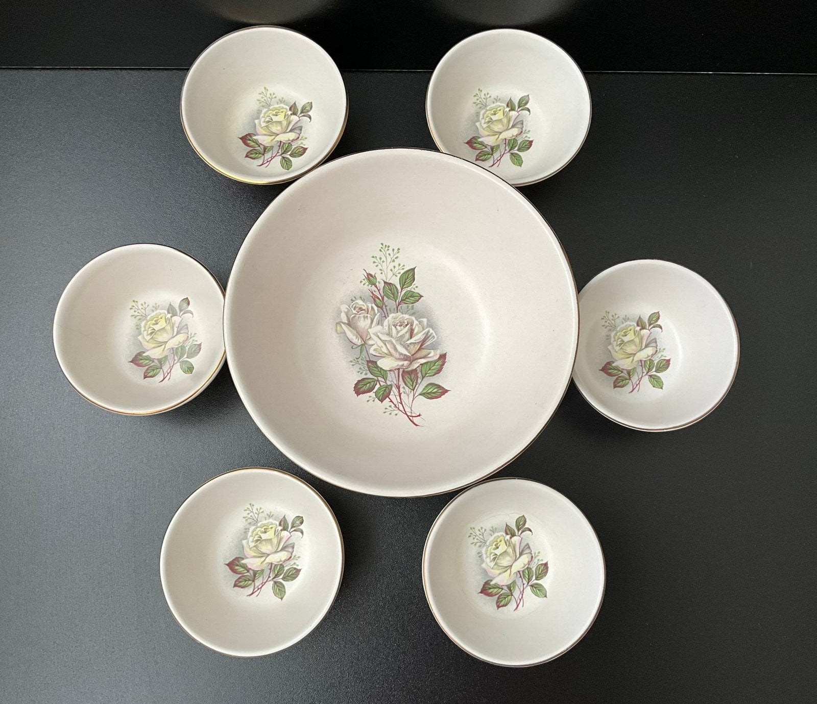 Mooi 7 - delig set van Flora Plateel Gouda Holland, Ophalen