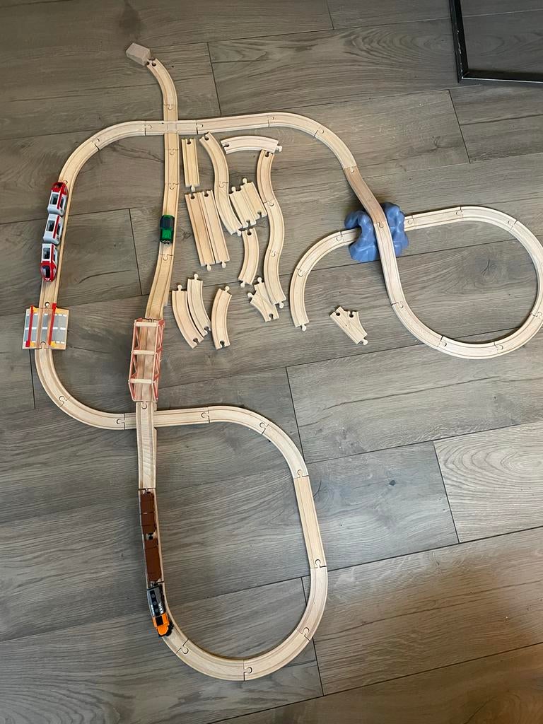 Brio treinrails met wagonnetjes, berg, brug en spoorwegoverg, Ophalen, Gebruikt