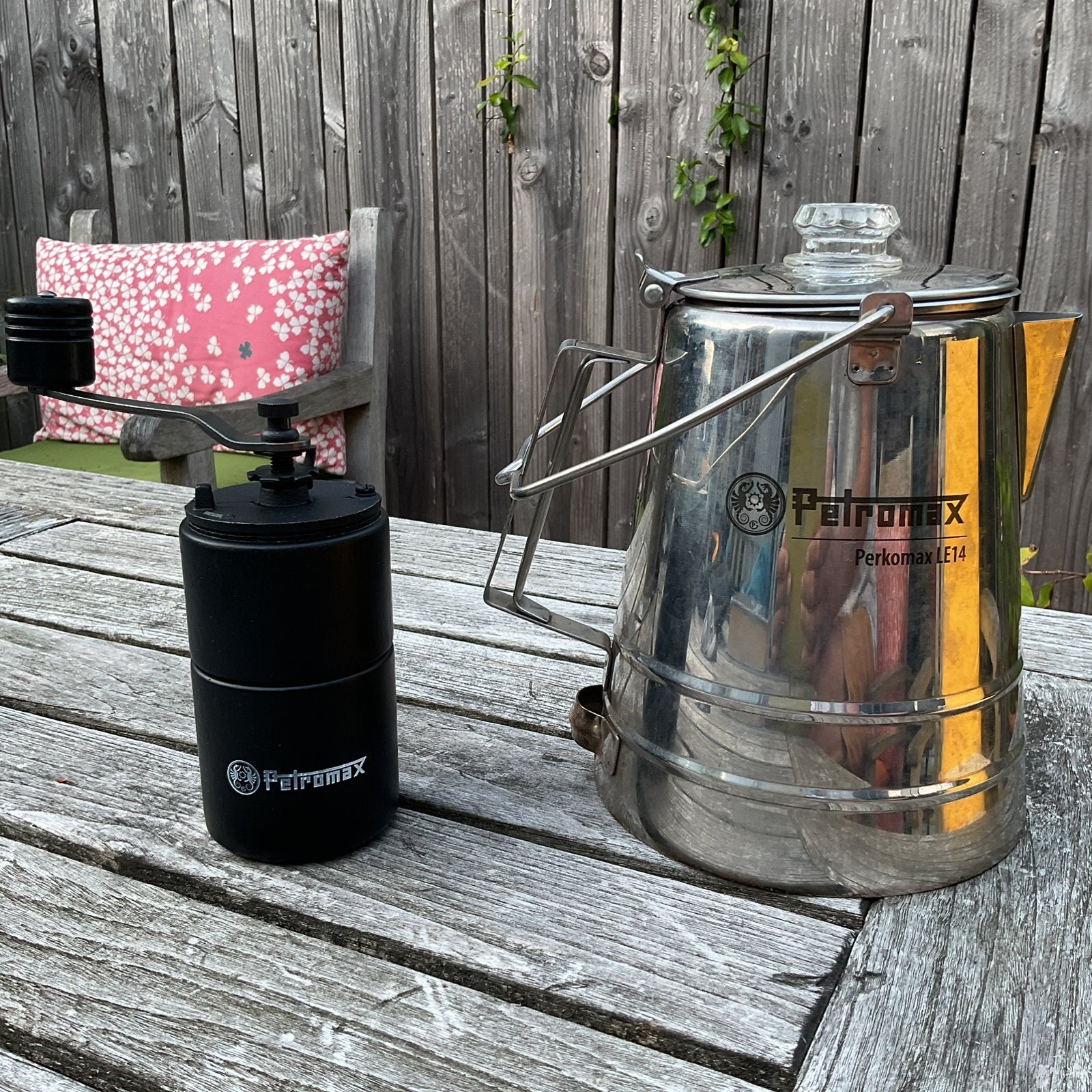 Petromax, percolator  met koffiemolen., Caravans en Kamperen, Ophalen, Zo goed als nieuw