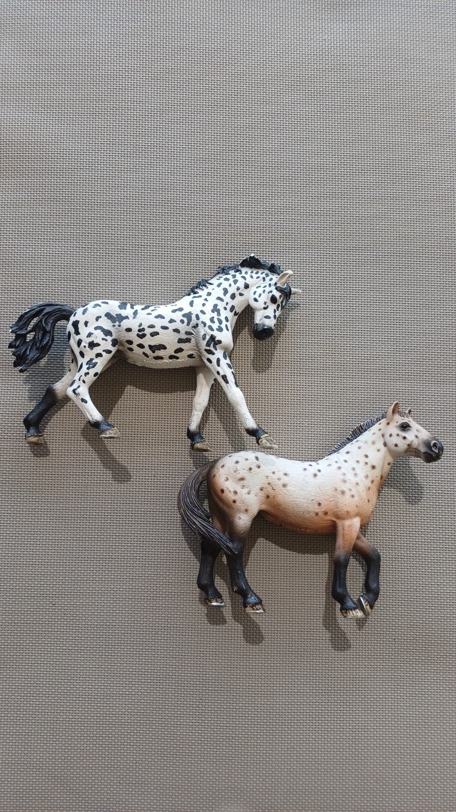 Schleich paarden: Appaloosa merrie en hengst, Ophalen of Verzenden, Gebruikt