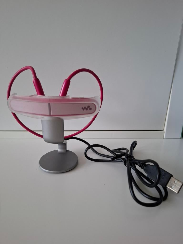 Sony Walkman NWZ-W202 Roze MP3-speler met oplaadstation, Ophalen of Verzenden, Gebruikt, Sony, 2 tot 10 GB