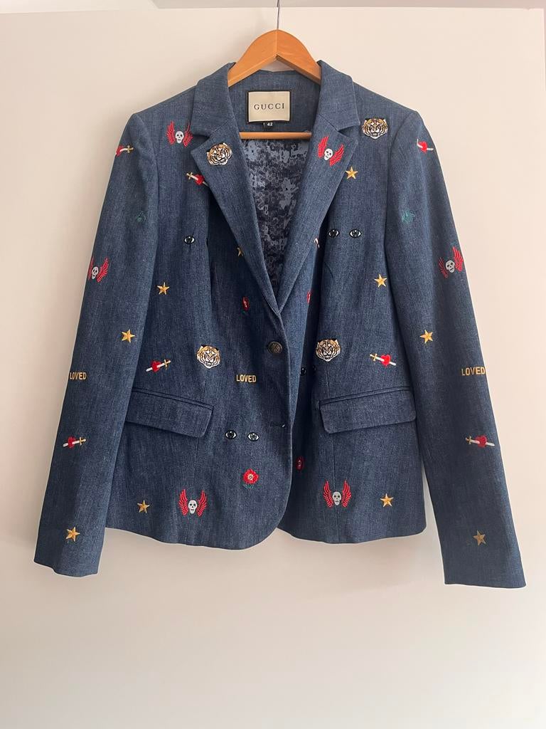 Gucci spijkerjasje met borduursels - Maat 42, Kleding | Dames, Jasjes, Kostuums en Pakken, Zo goed als nieuw, Jasje, Maat 42/44 (L)