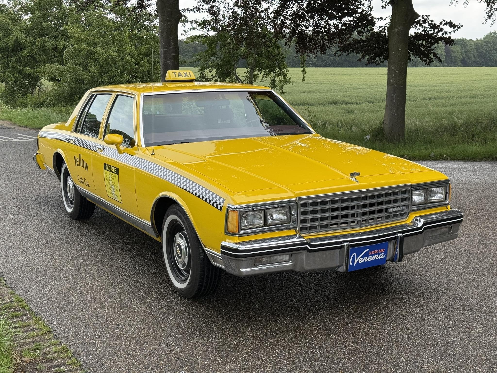 Chevrolet USA Caprice 5.0 Classic Sedan V8, 8 cilinders, 5001 cc, Geel, 173 pk