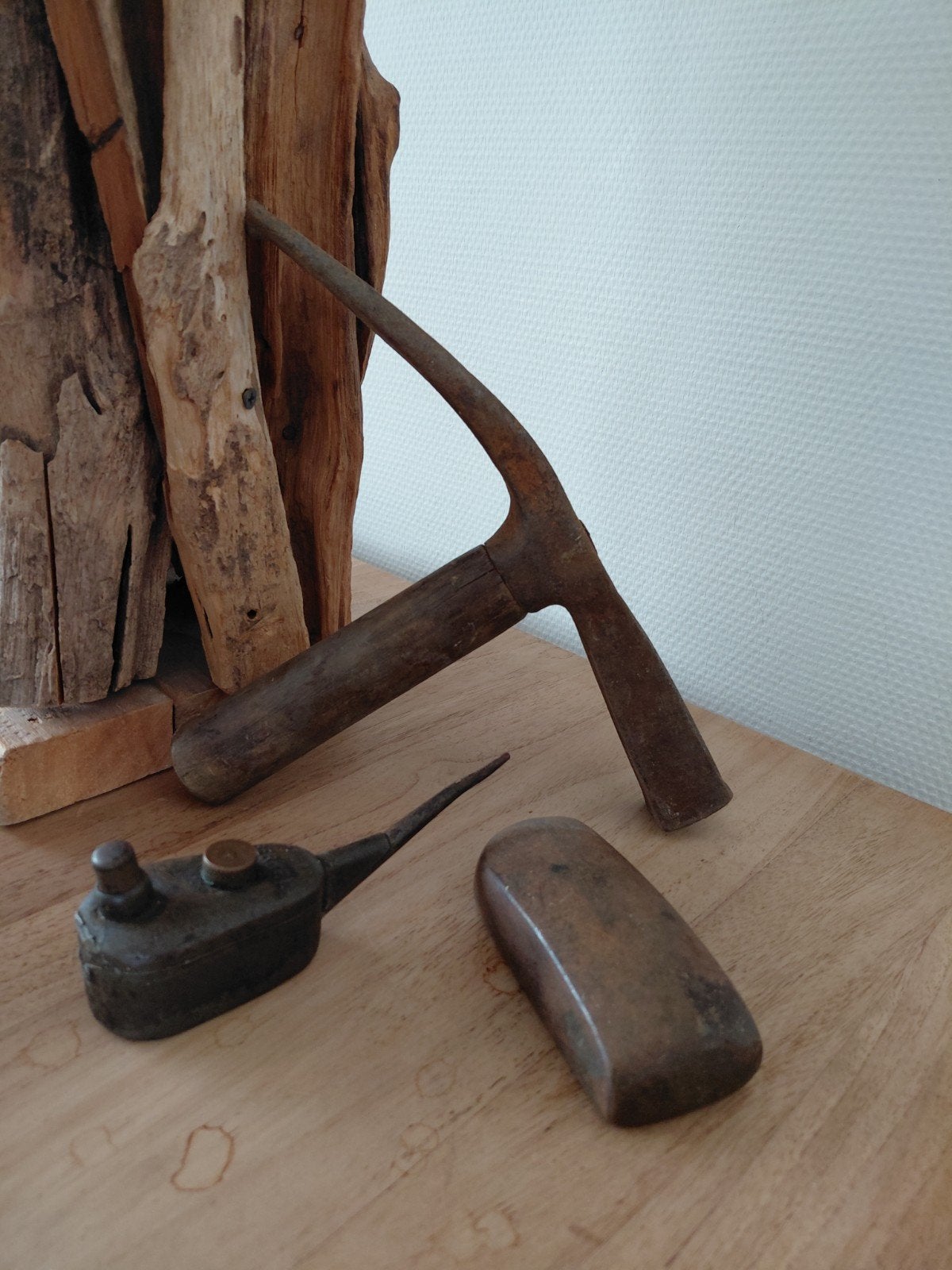 Ouderwetse stratenmakers hamer, oliespuit en wetsteen, Ophalen of Verzenden