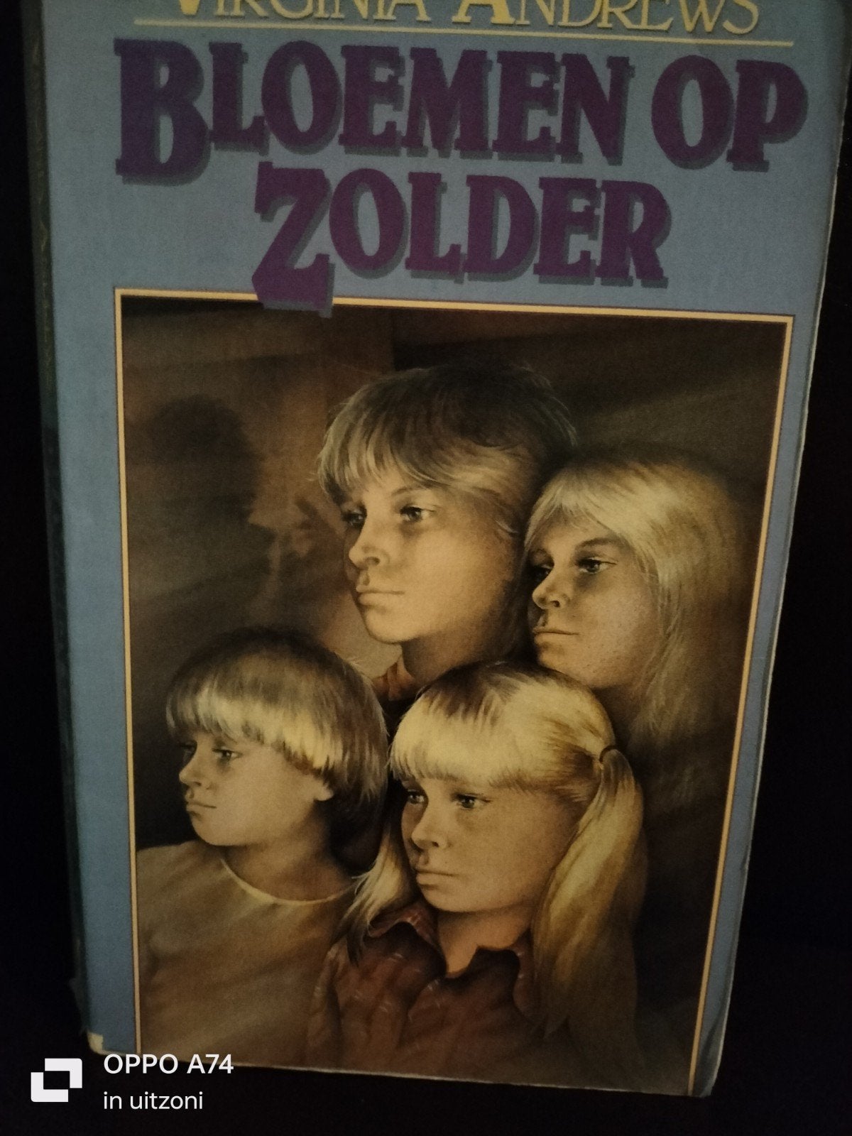 Bloemen op Zolder - Virginia Andrews (Boek), Boeken, Ophalen of Verzenden, Gelezen, Virginia Andrews, Nederland